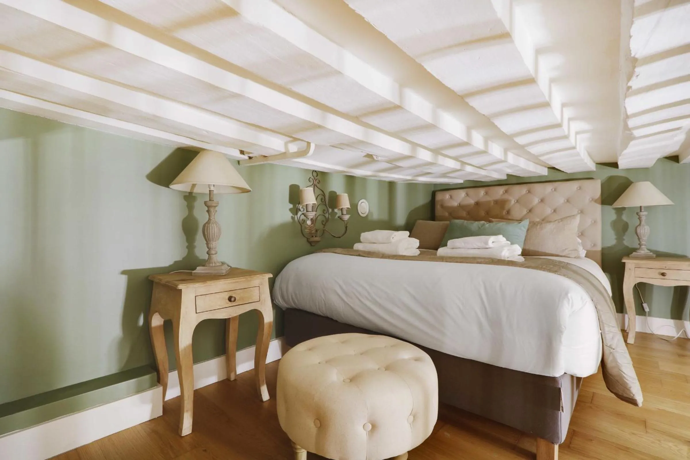 Bedroom, Bed in Charming apartment - 2BR-6P - Rue mouffertard