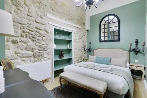 Bedroom, Bed in Charming apartment - 2BR-6P - Rue mouffertard