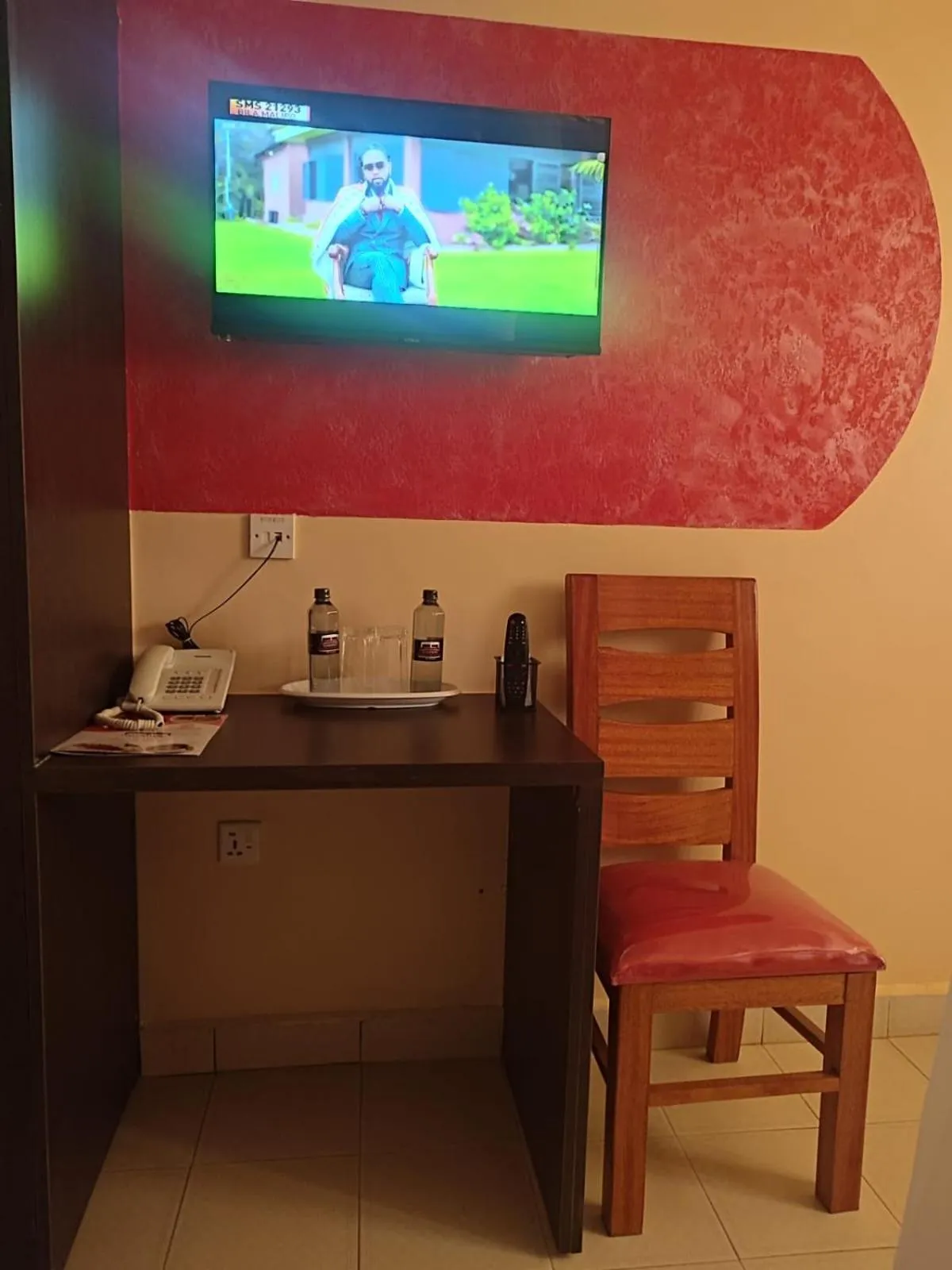 TV and multimedia in Gardens Executive Suites