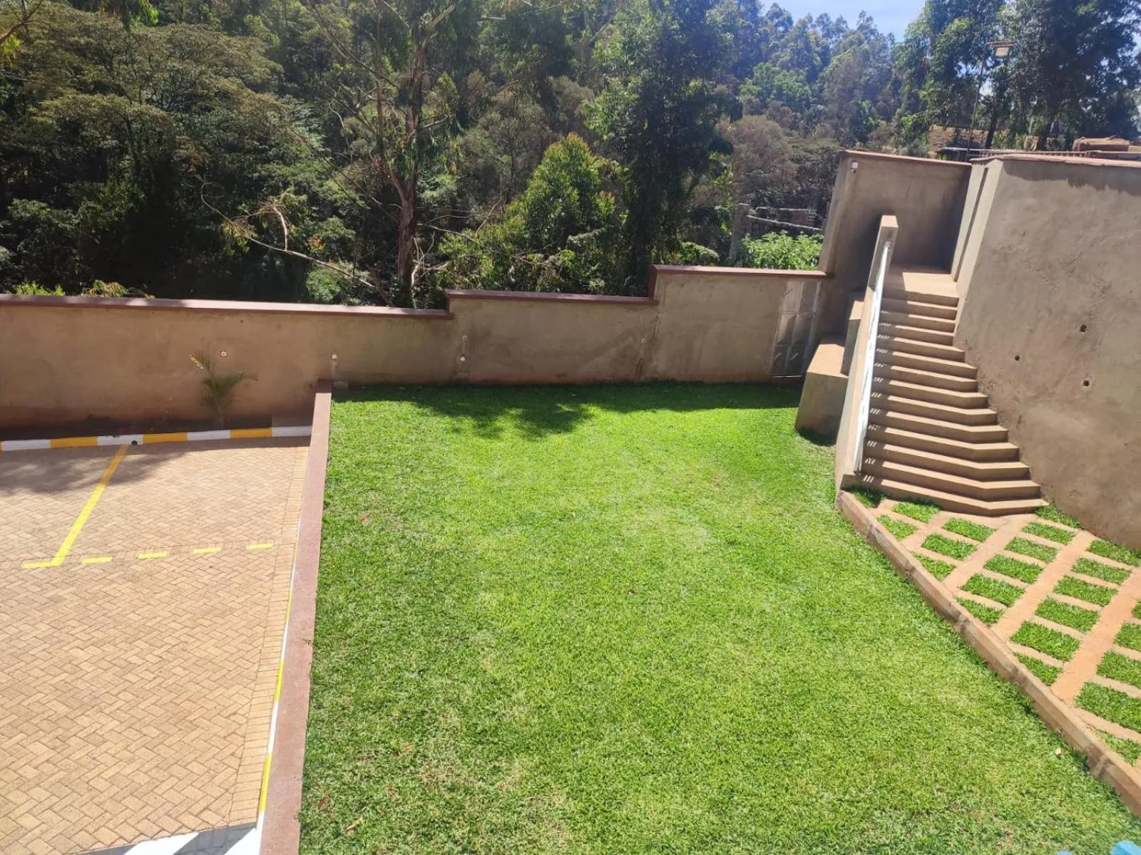 Garden in Gardens Executive Suites