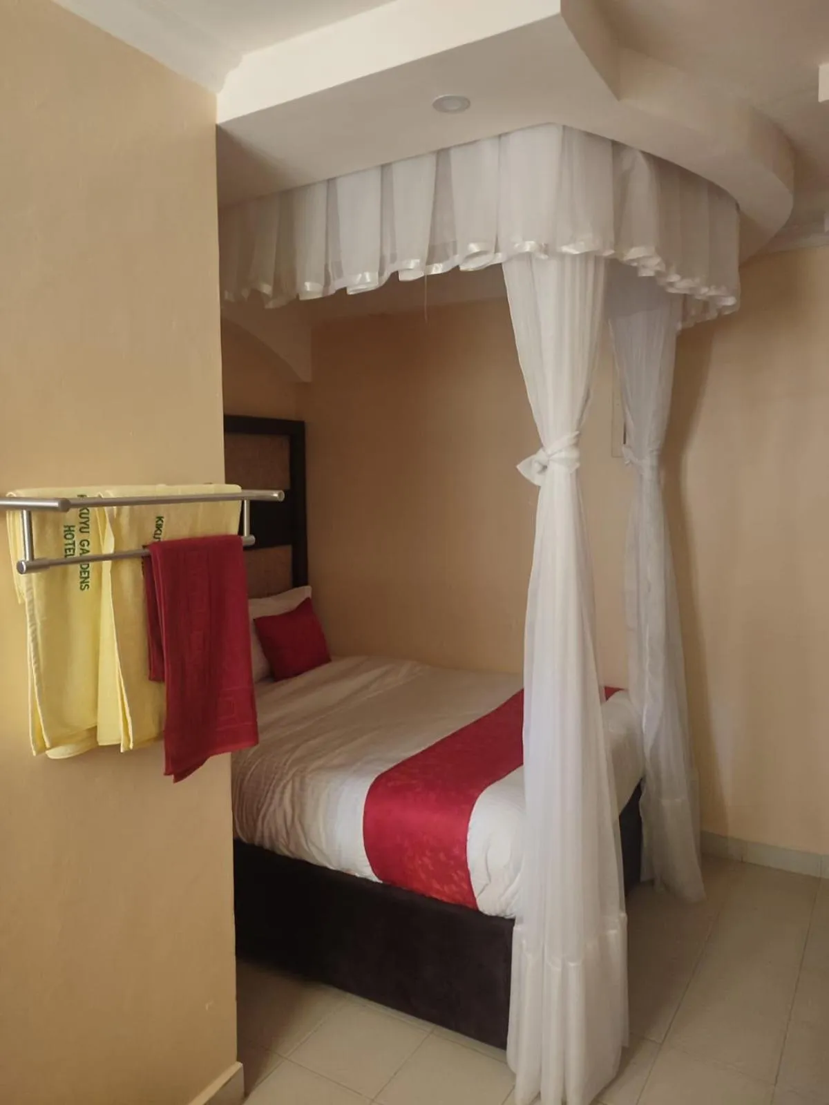 Bed in Gardens Executive Suites