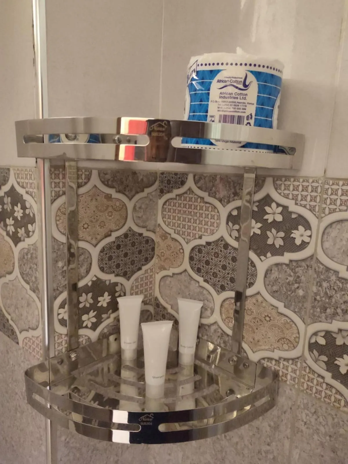 Toilet in Gardens Executive Suites