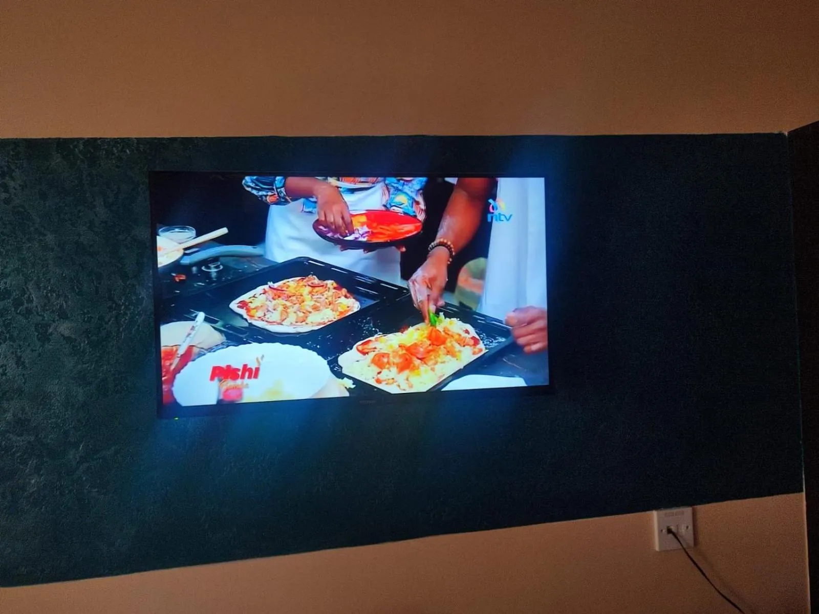 TV and multimedia in Gardens Executive Suites