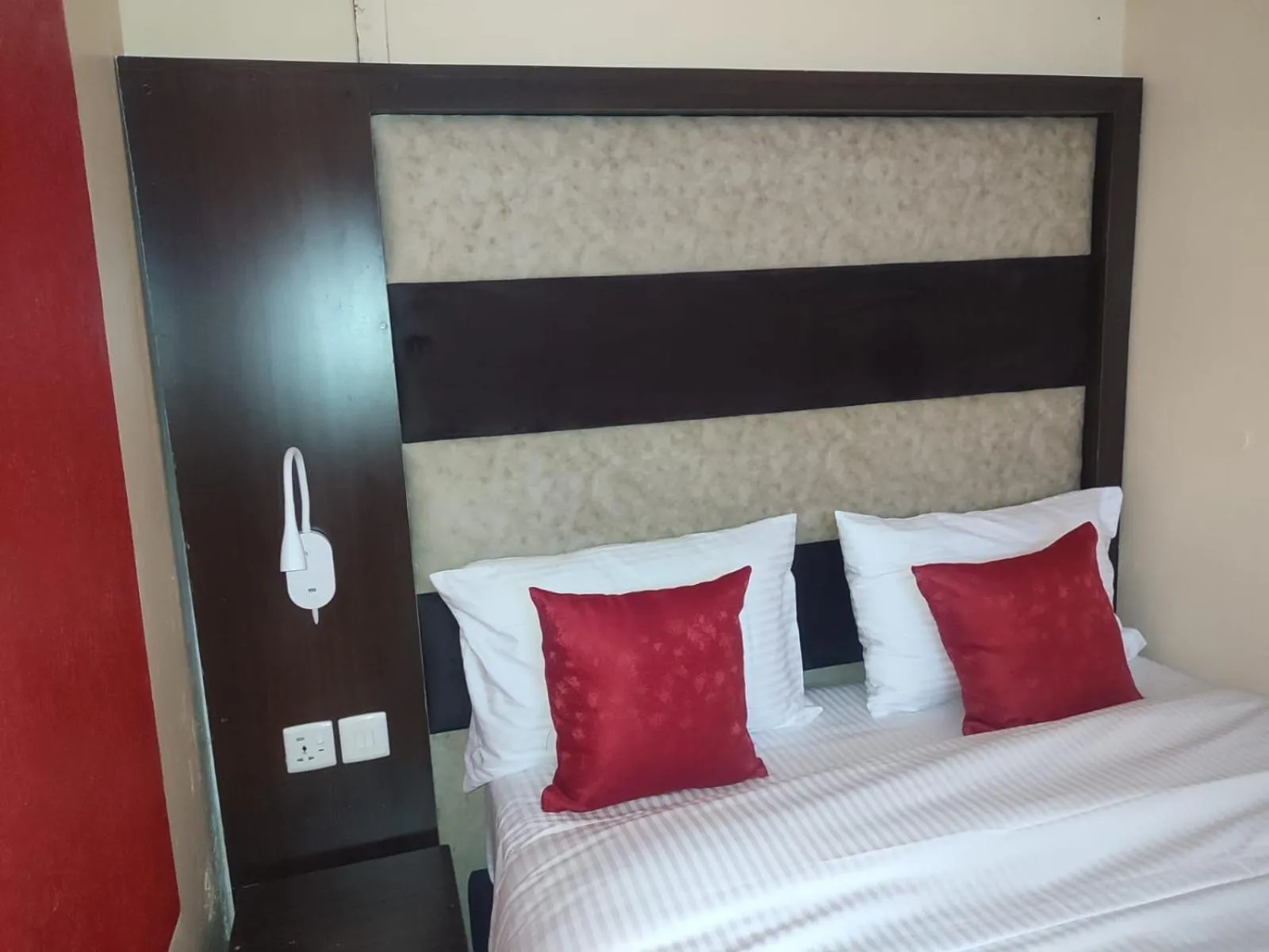 Bed in Gardens Executive Suites