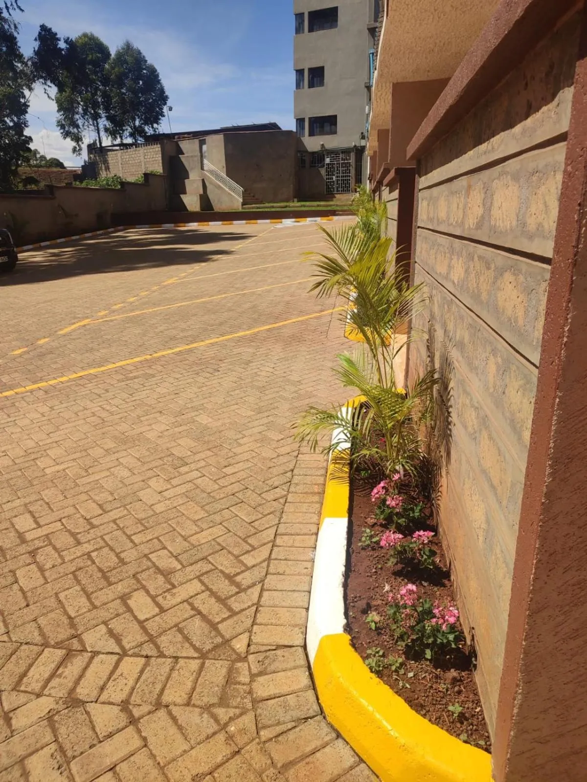 Parking in Gardens Executive Suites