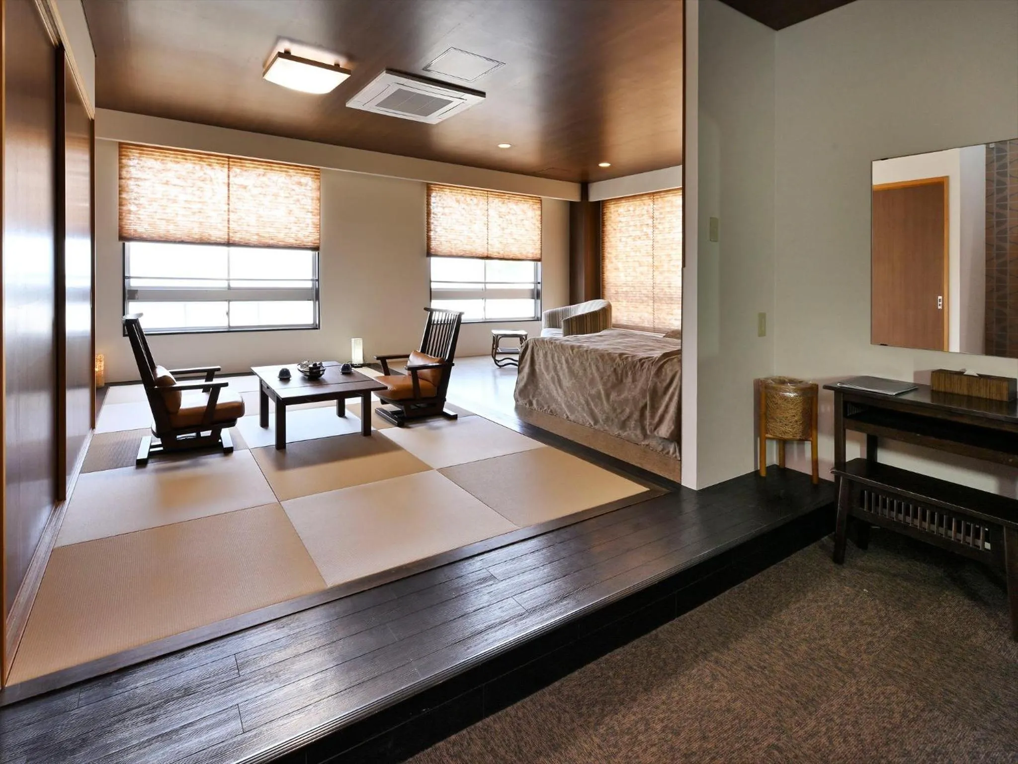 Photo of the whole room, Bed in Hotel Seiryu Japanese Spa inn with spectacular view in Osaka