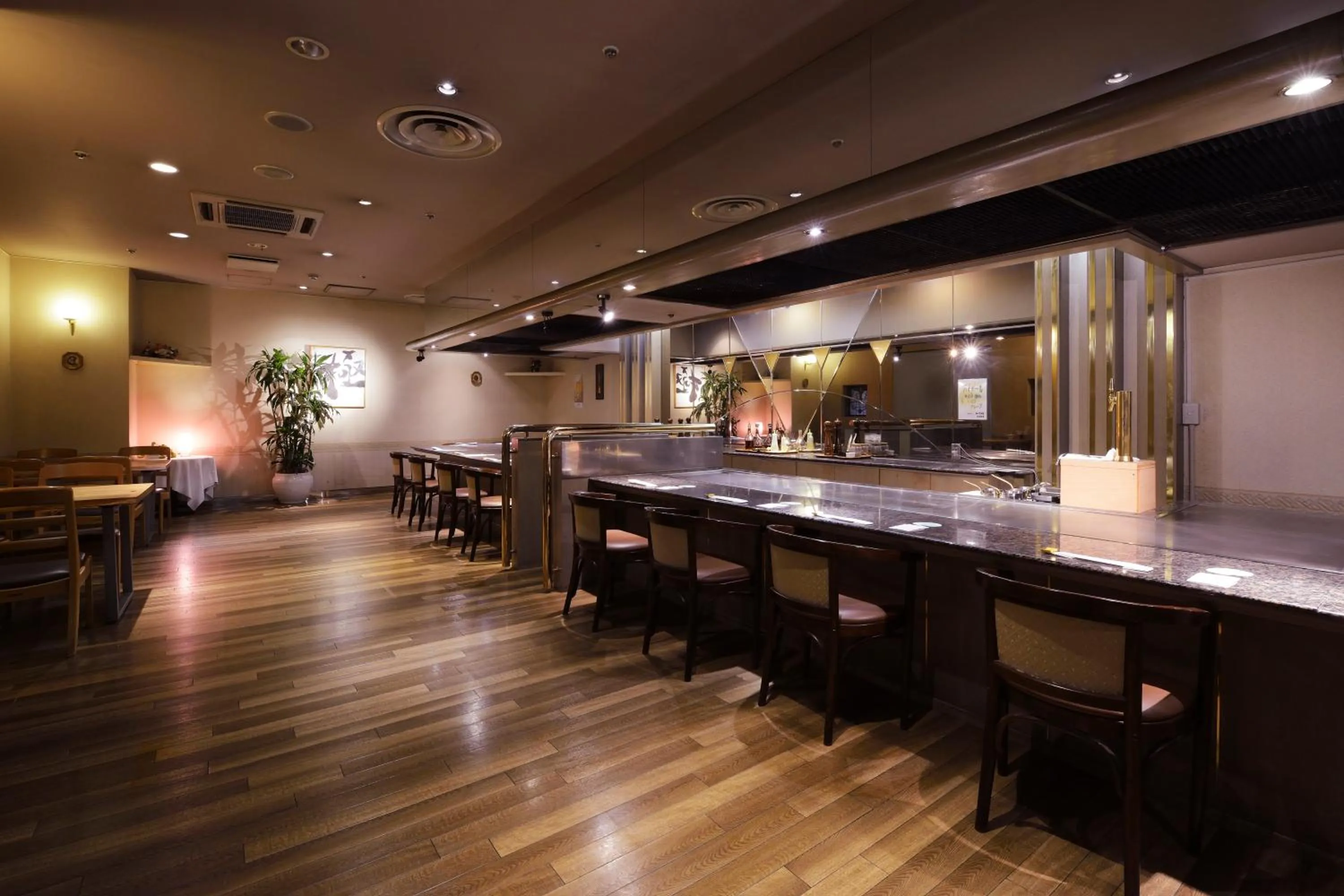 Restaurant/places to eat in Hotel Seiryu Japanese Spa inn with spectacular view in Osaka