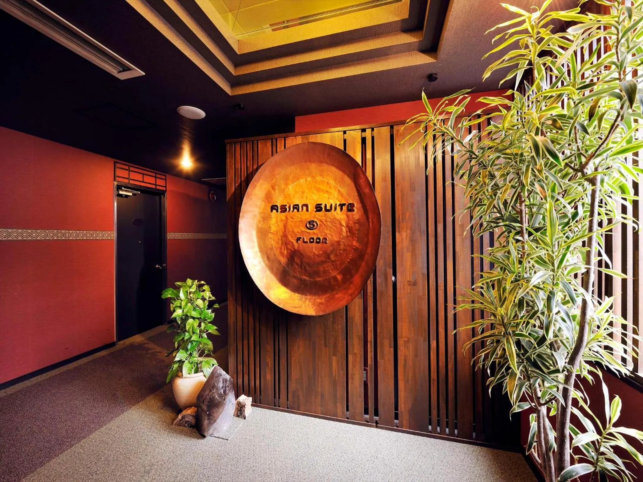 Decorative detail in Hotel Seiryu Japanese Spa inn with spectacular view in Osaka