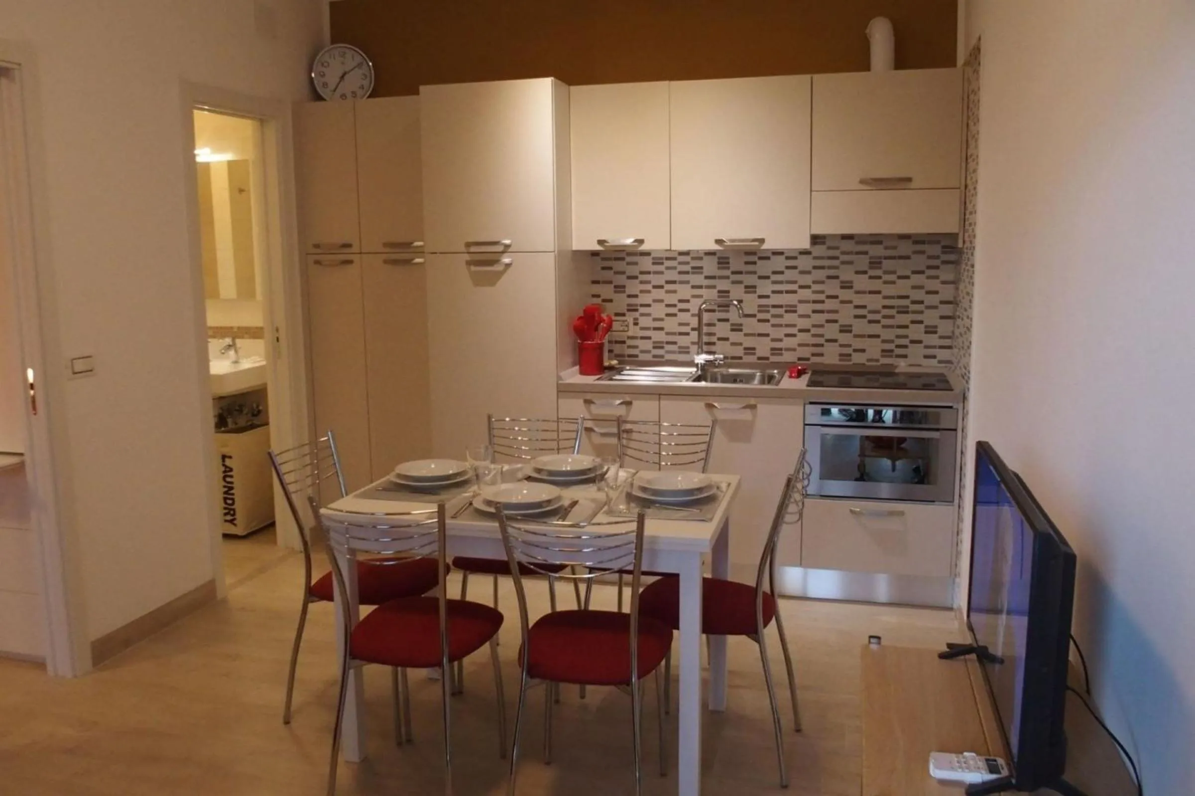 Seating area in Modern flat with garden - Beahost