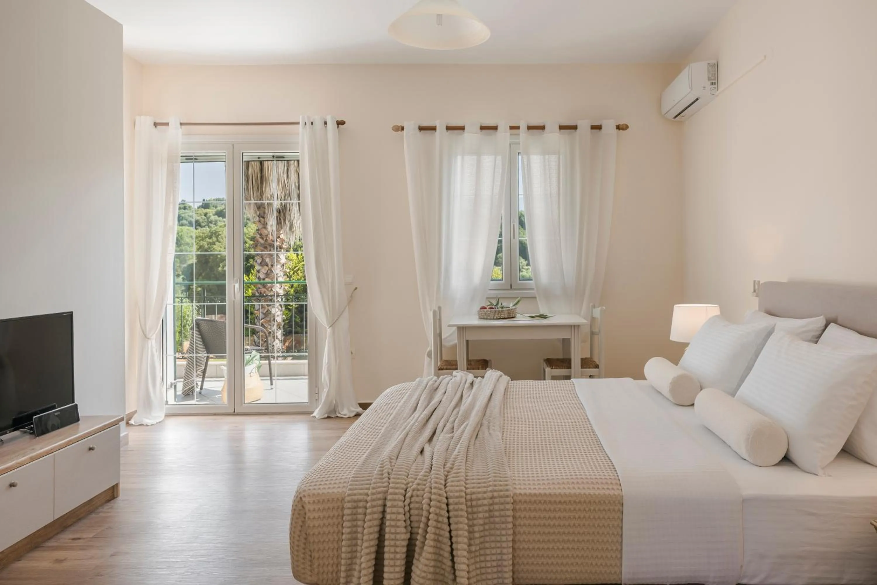 Bed in Theros Retreat