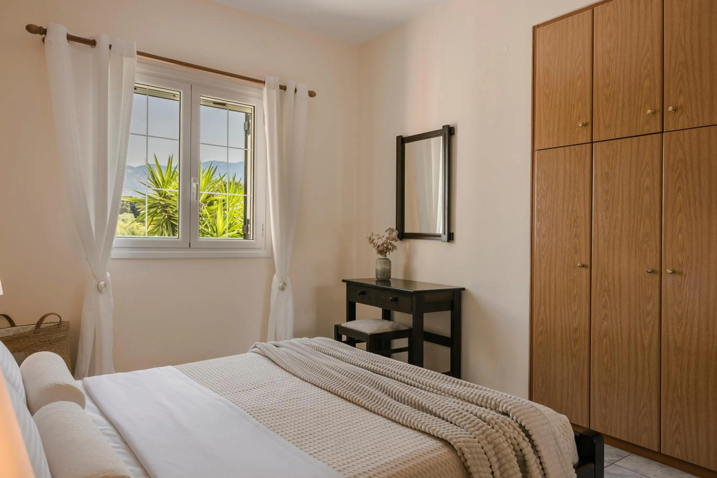 Bed in Theros Retreat