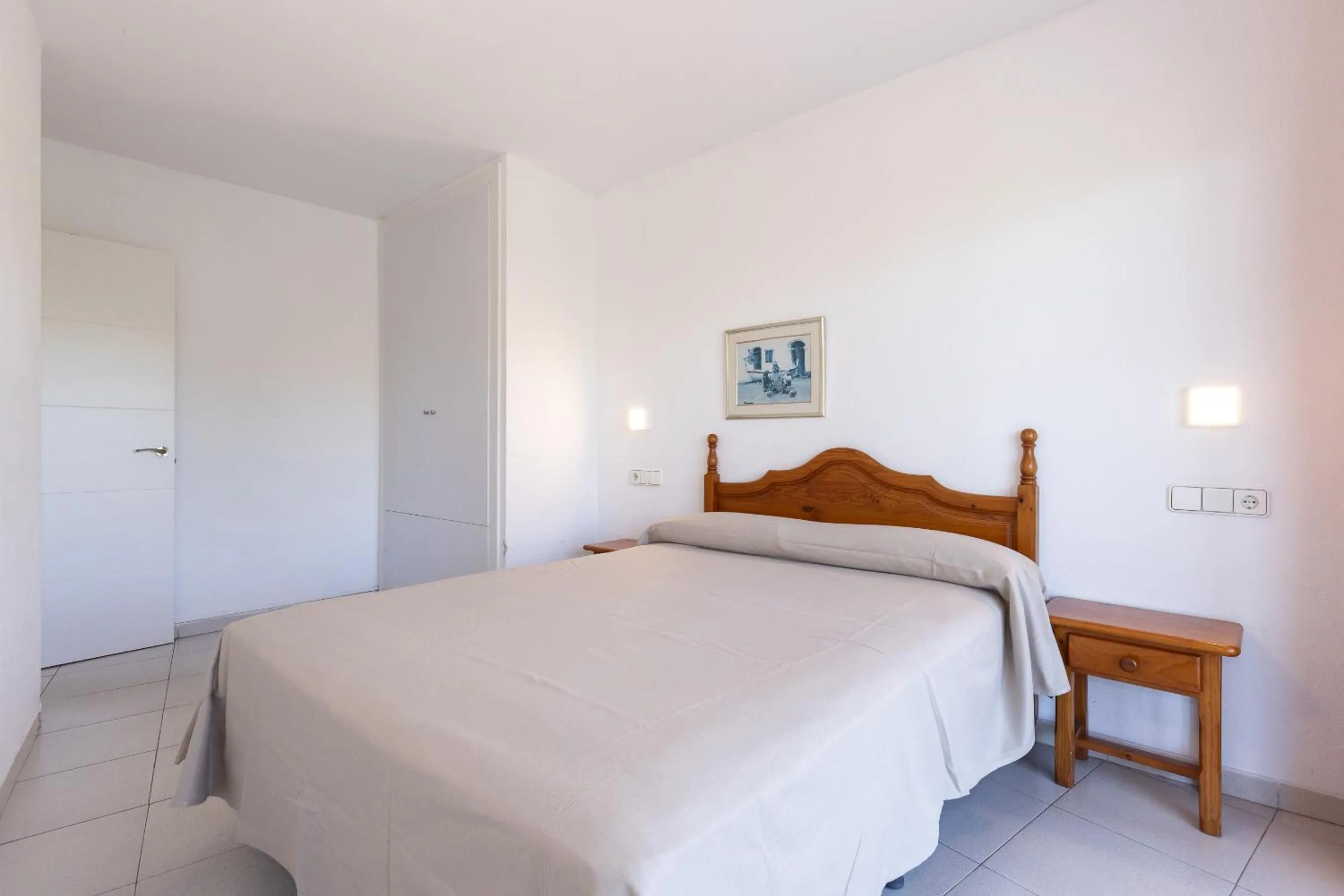 Bed in Rentalmar Royal