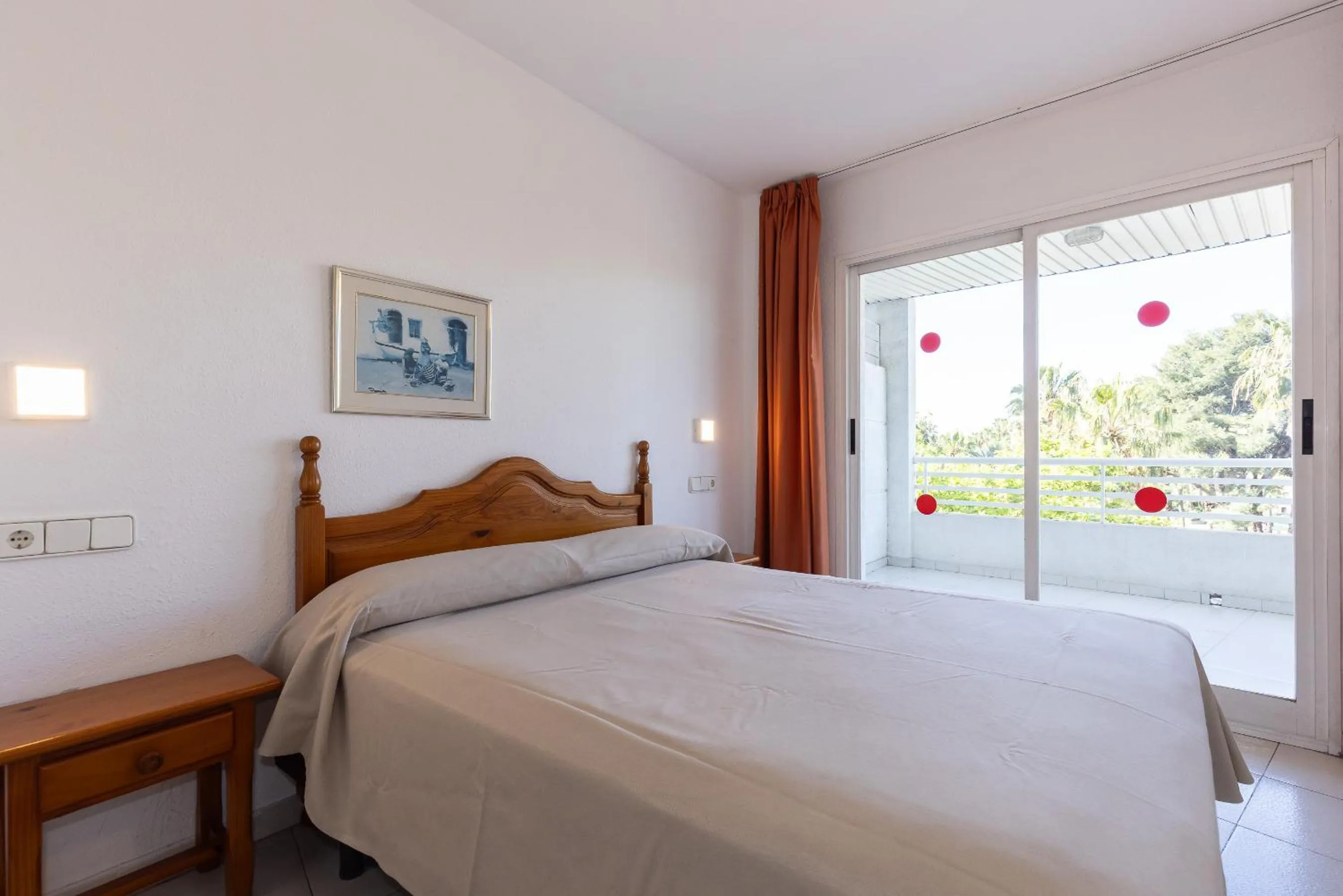 Bed in Rentalmar Royal