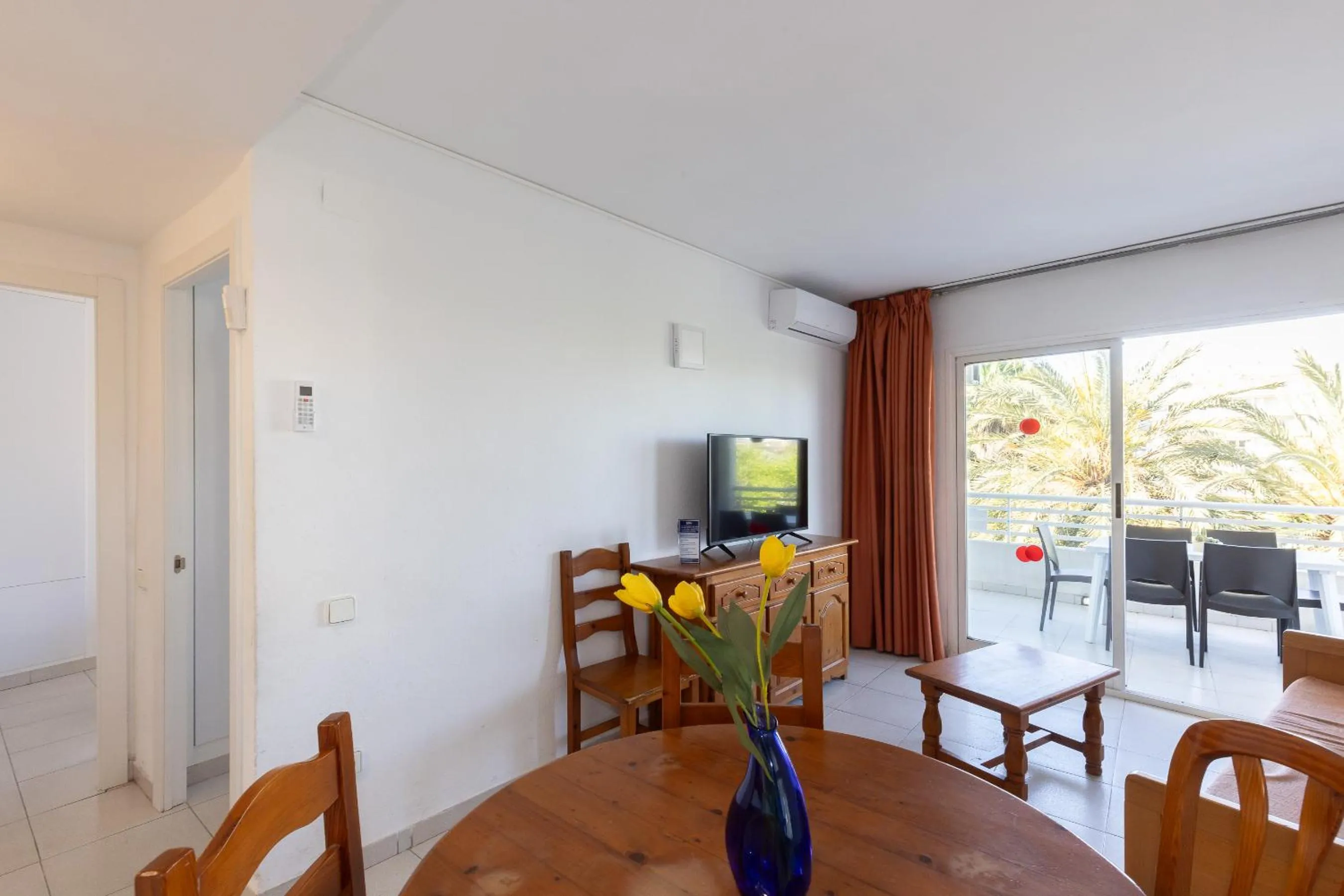 TV and multimedia in Rentalmar Royal