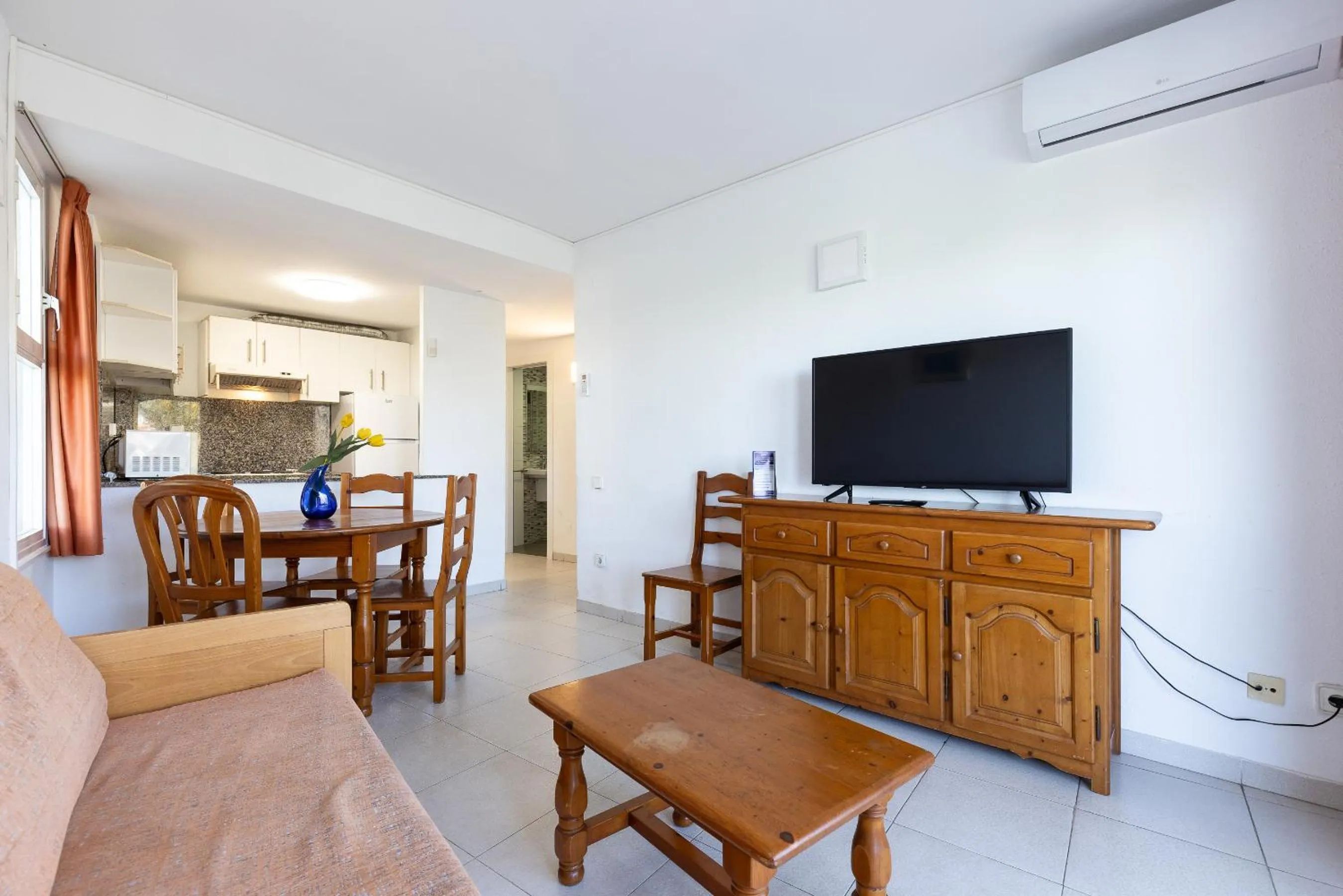 TV and multimedia in Rentalmar Royal