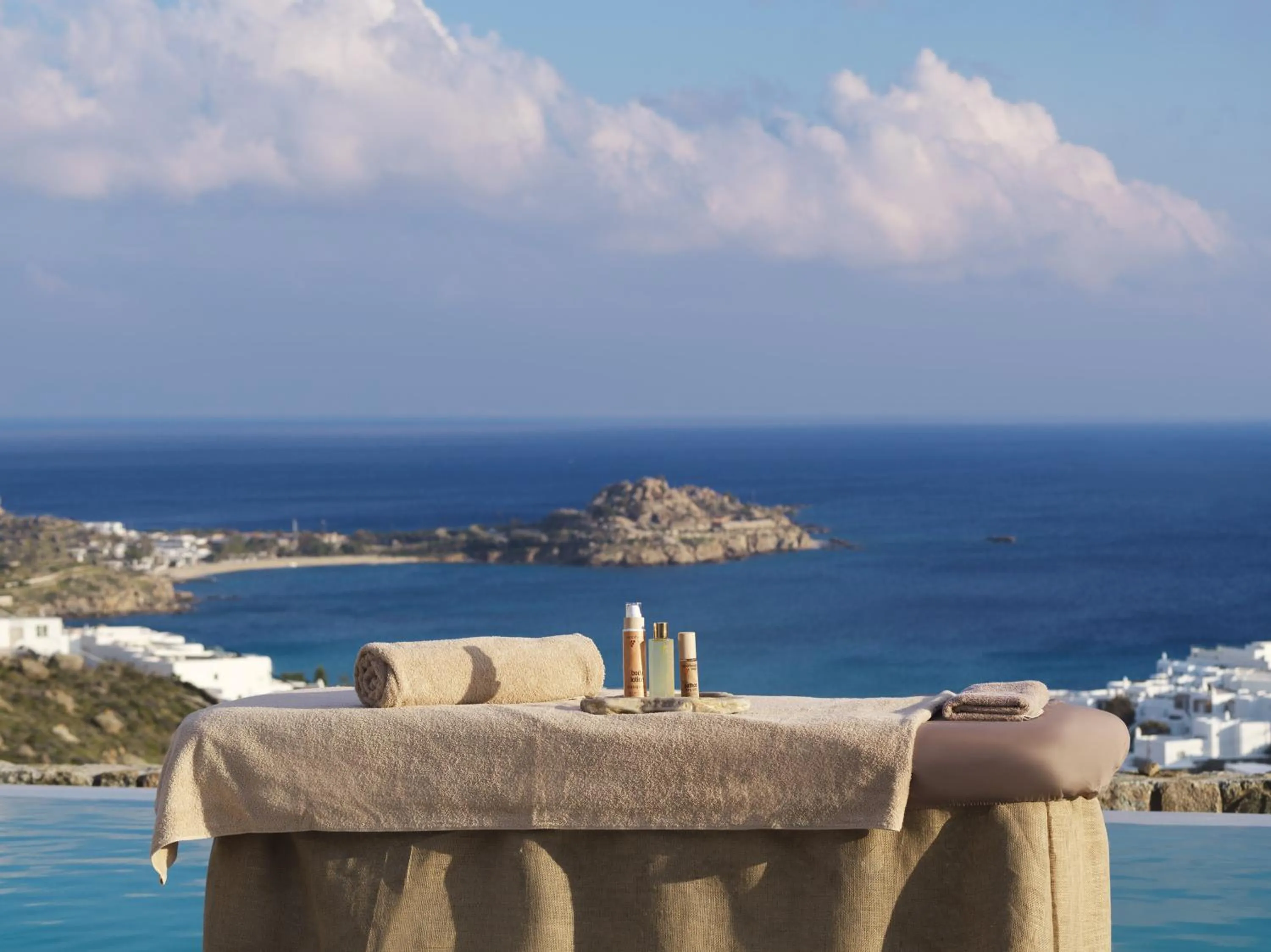 Massage in Ezio Bo Luxury Living