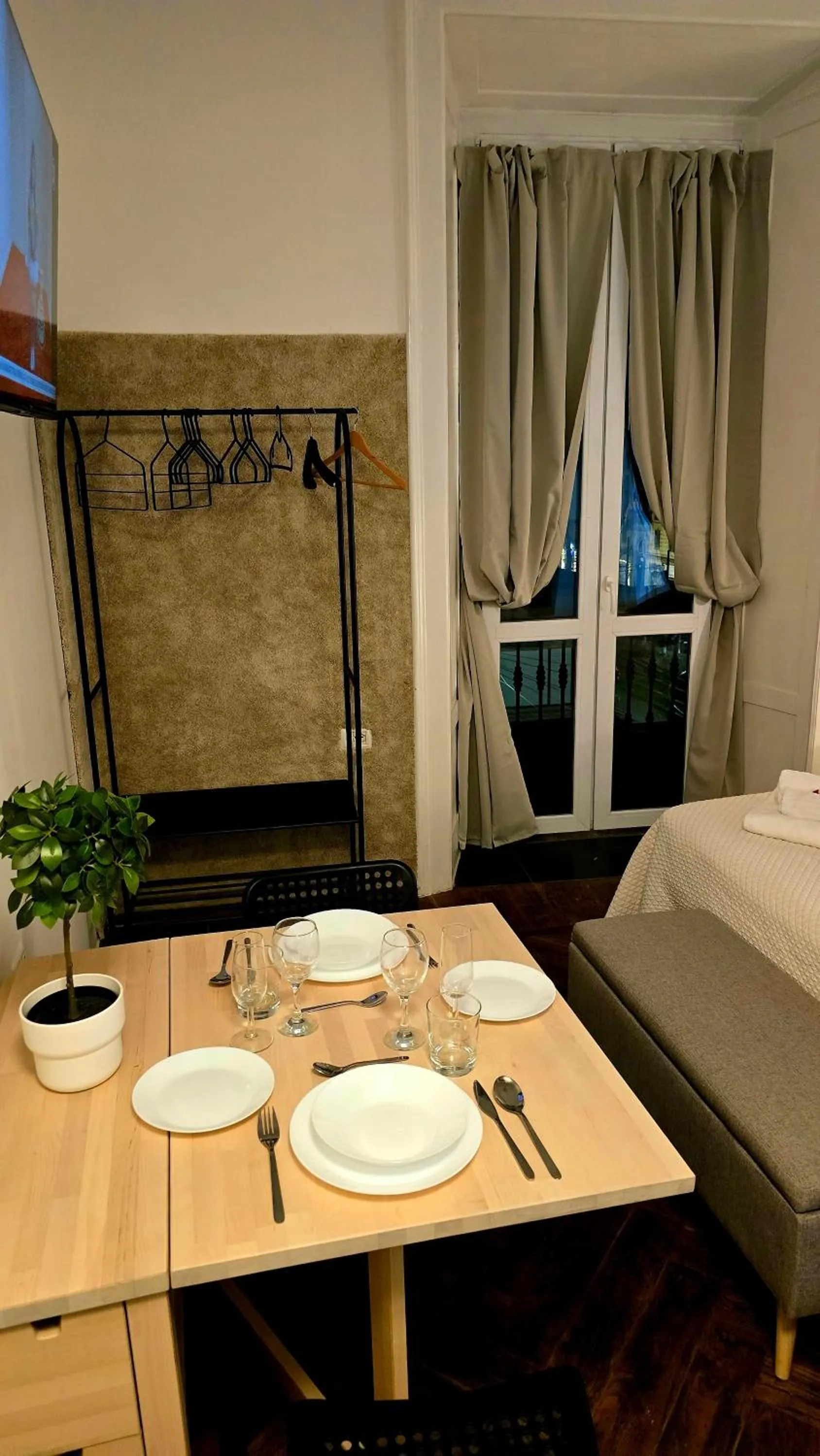 Dining area, Bed in Casa Storica Piazza 5 Giornate