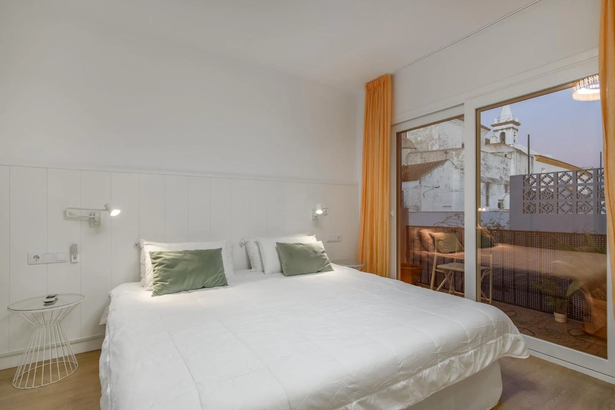 Bedroom, Bed in Apartamento sobre el rio Guadiana