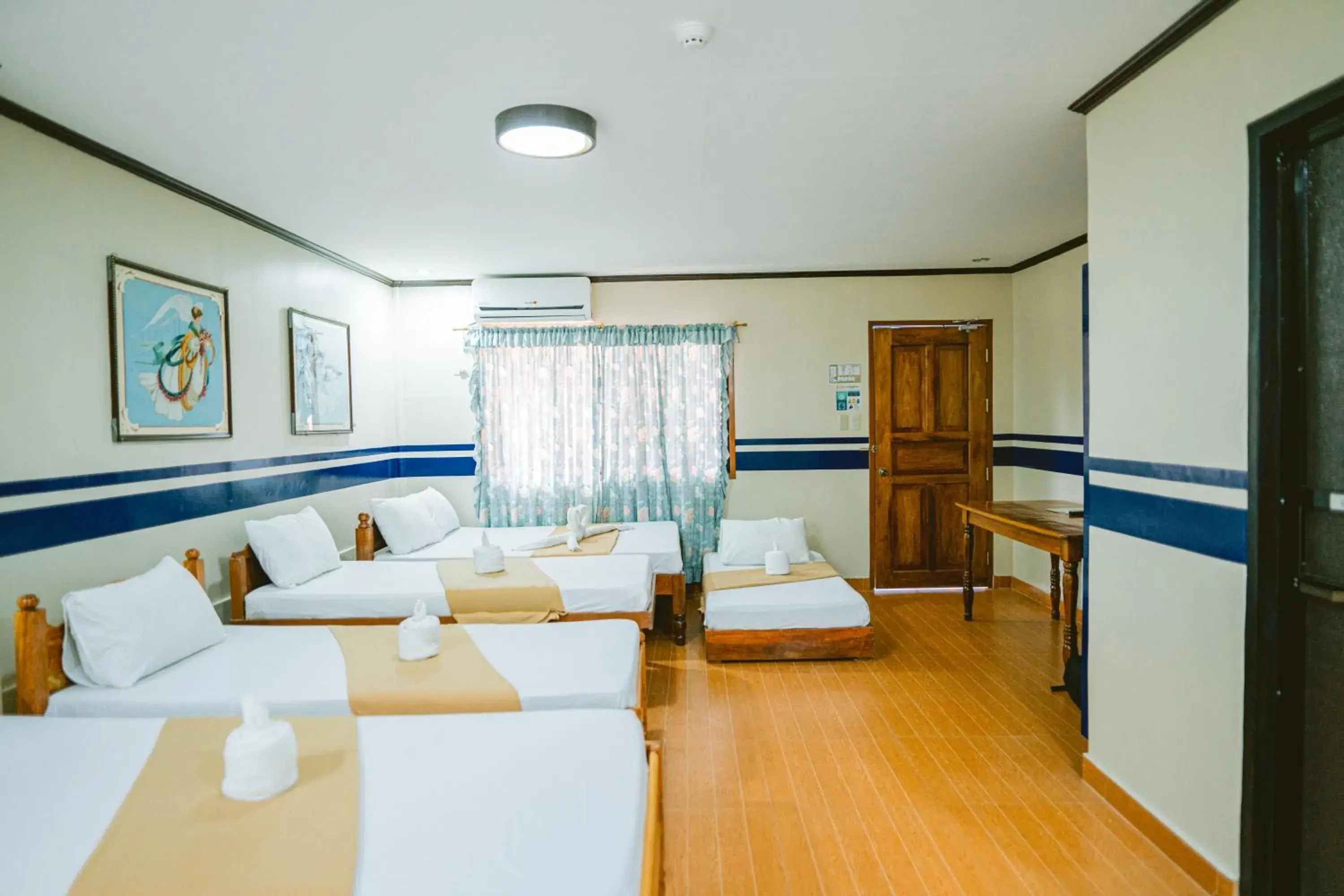 Family Room in Jazmine'S Place Family Room in Jazmine'S Place