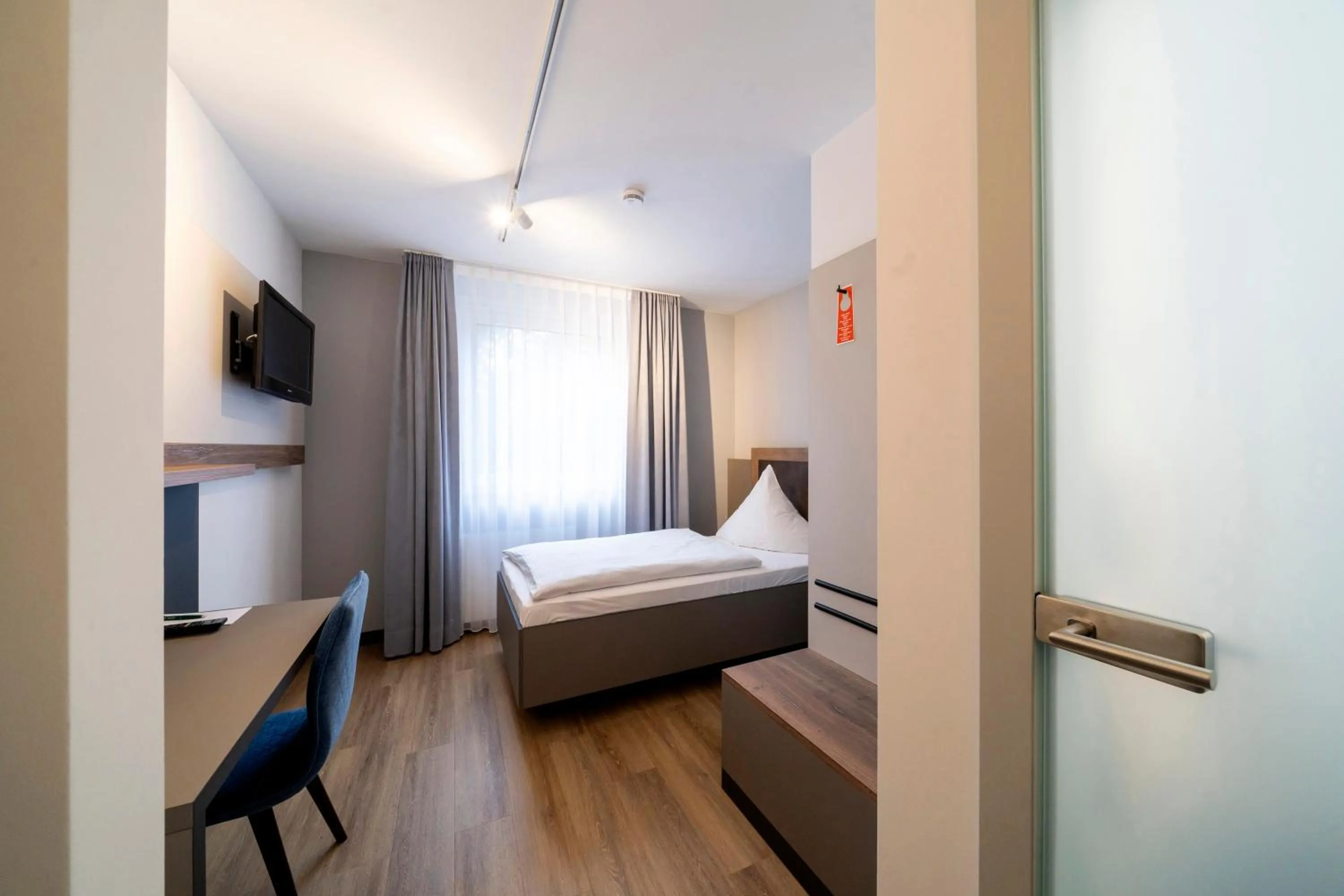 Photo of the whole room, Bed in Hotel zur Post