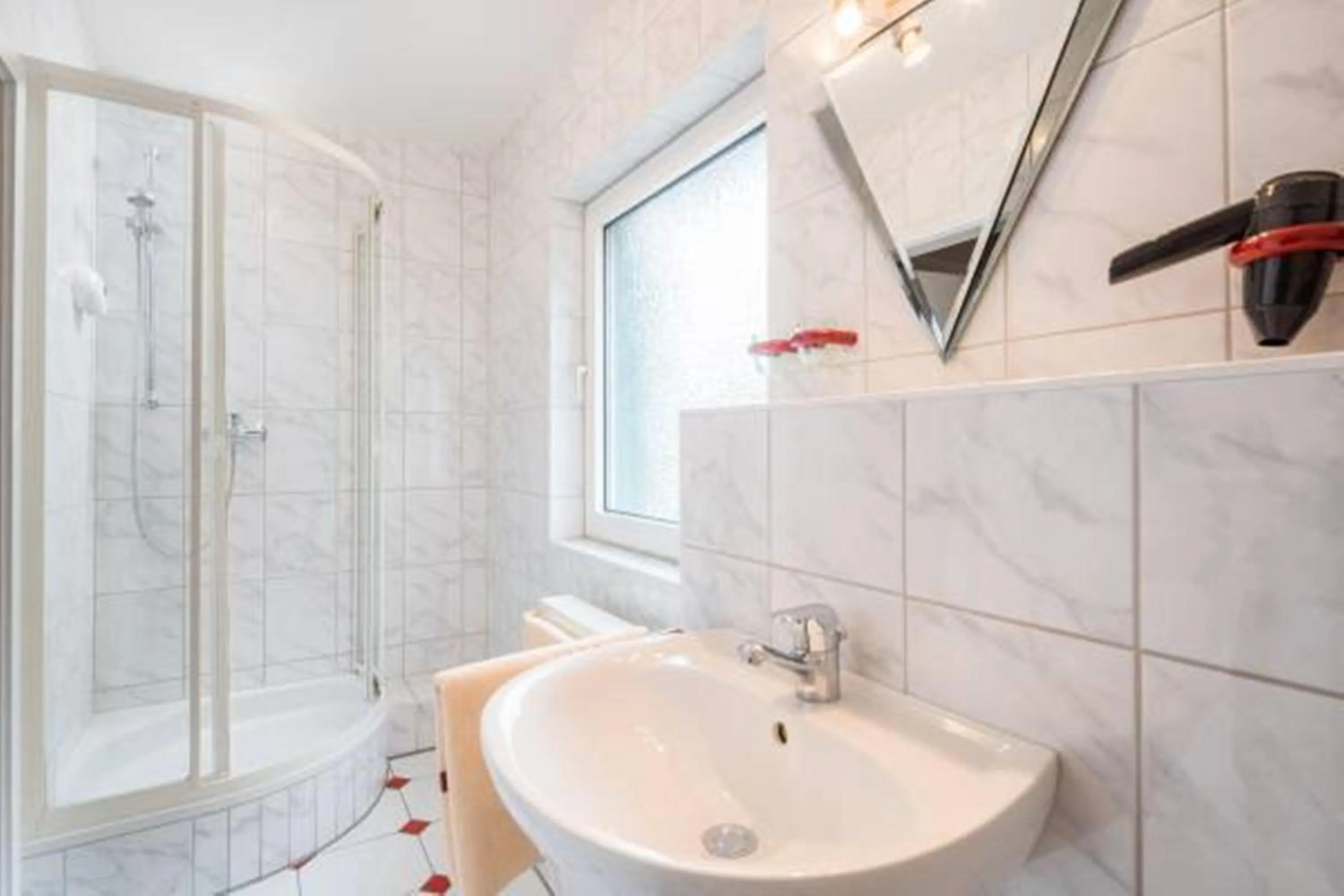 Shower in Hotel zur Post