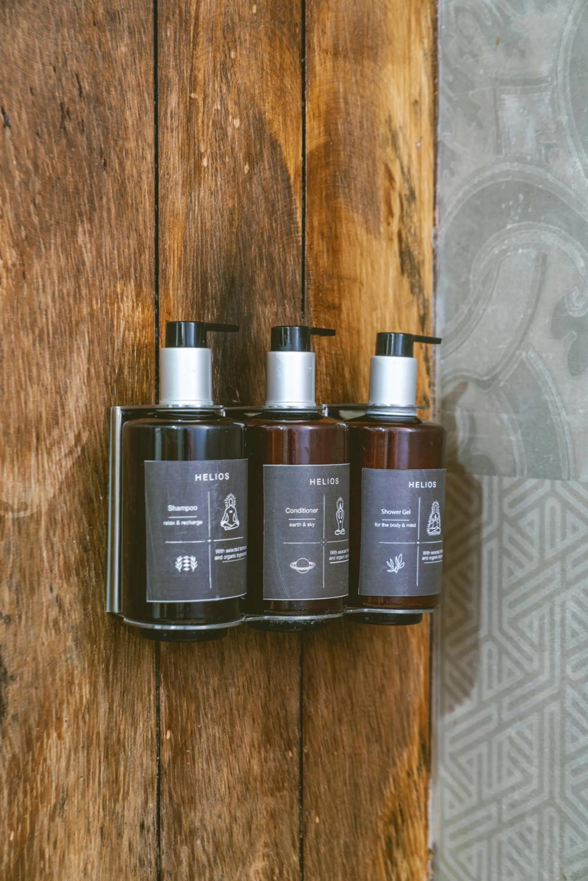 Shower in Selina Arequipa