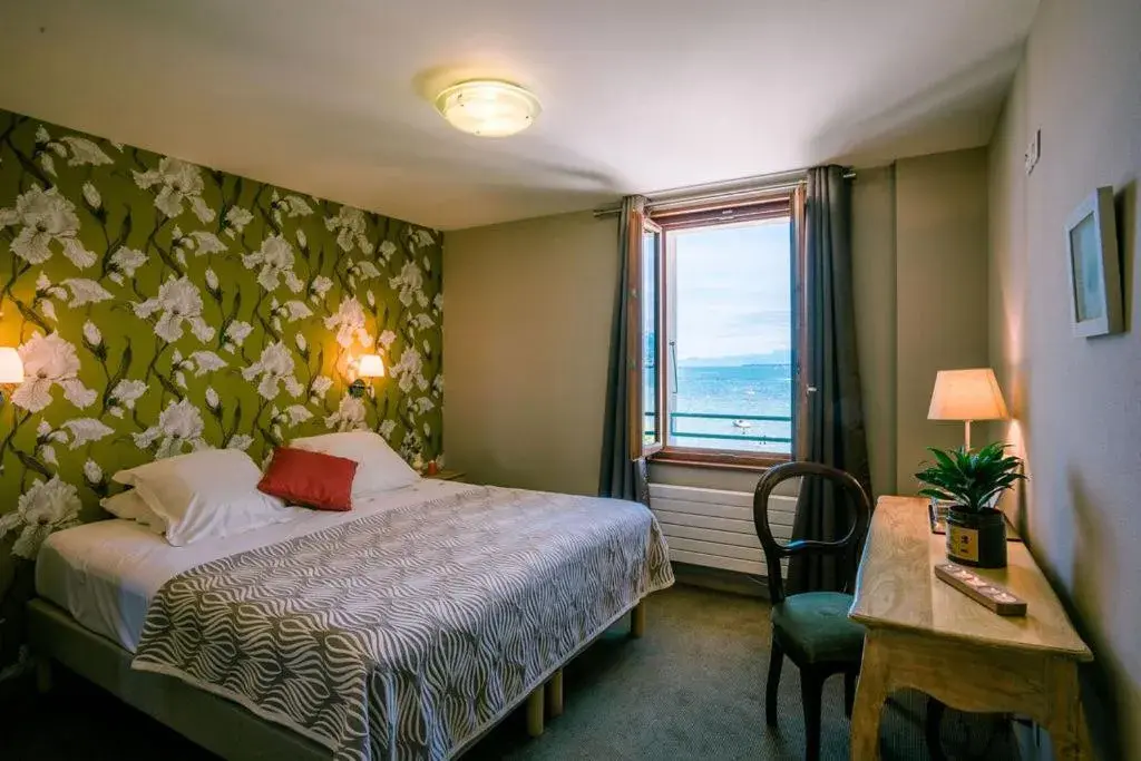 Double Room with Lake View in Hôtel de la Plage Double Room with Lake View in Hôtel de la Plage