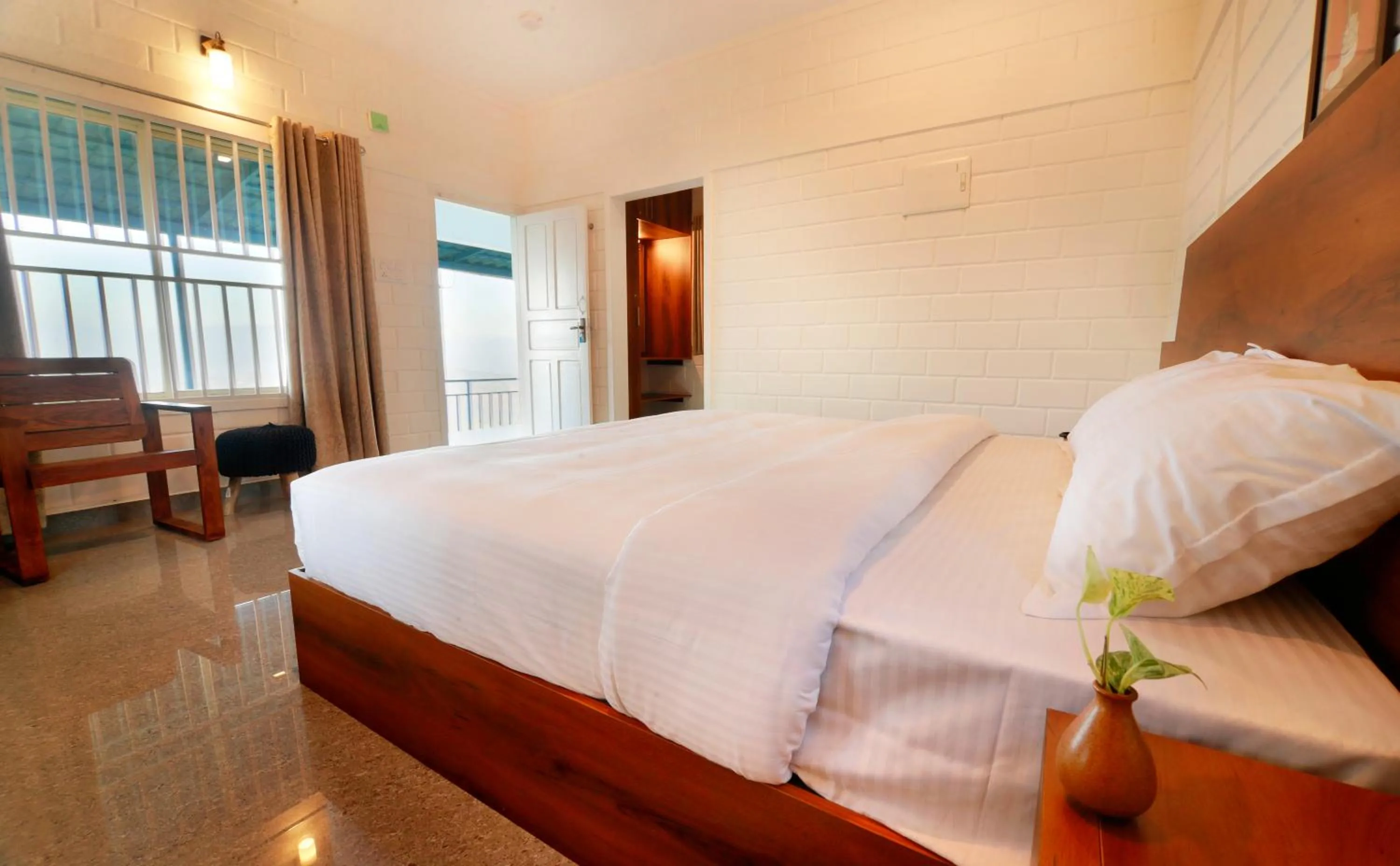 10 Degrees North By Avni Holidays