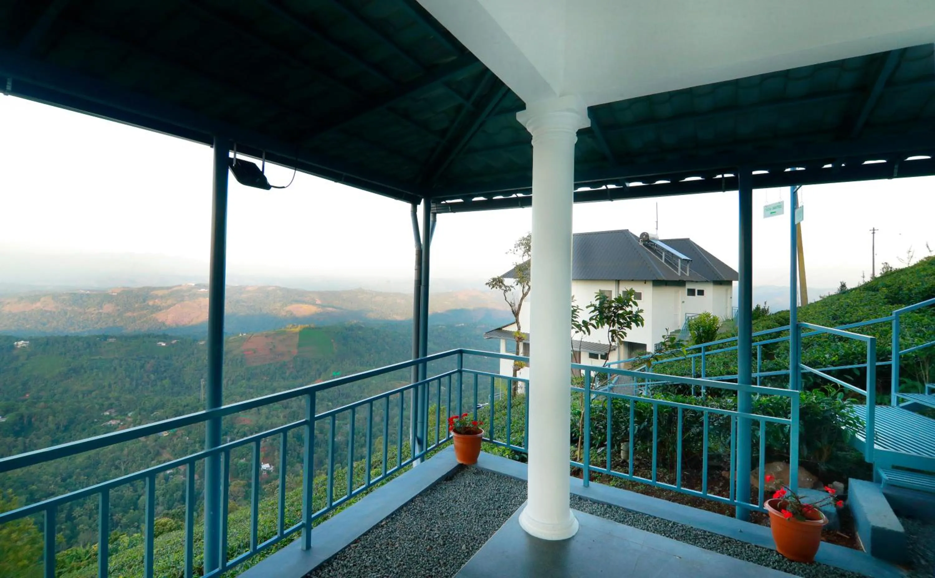 10 Degrees North By Avni Holidays