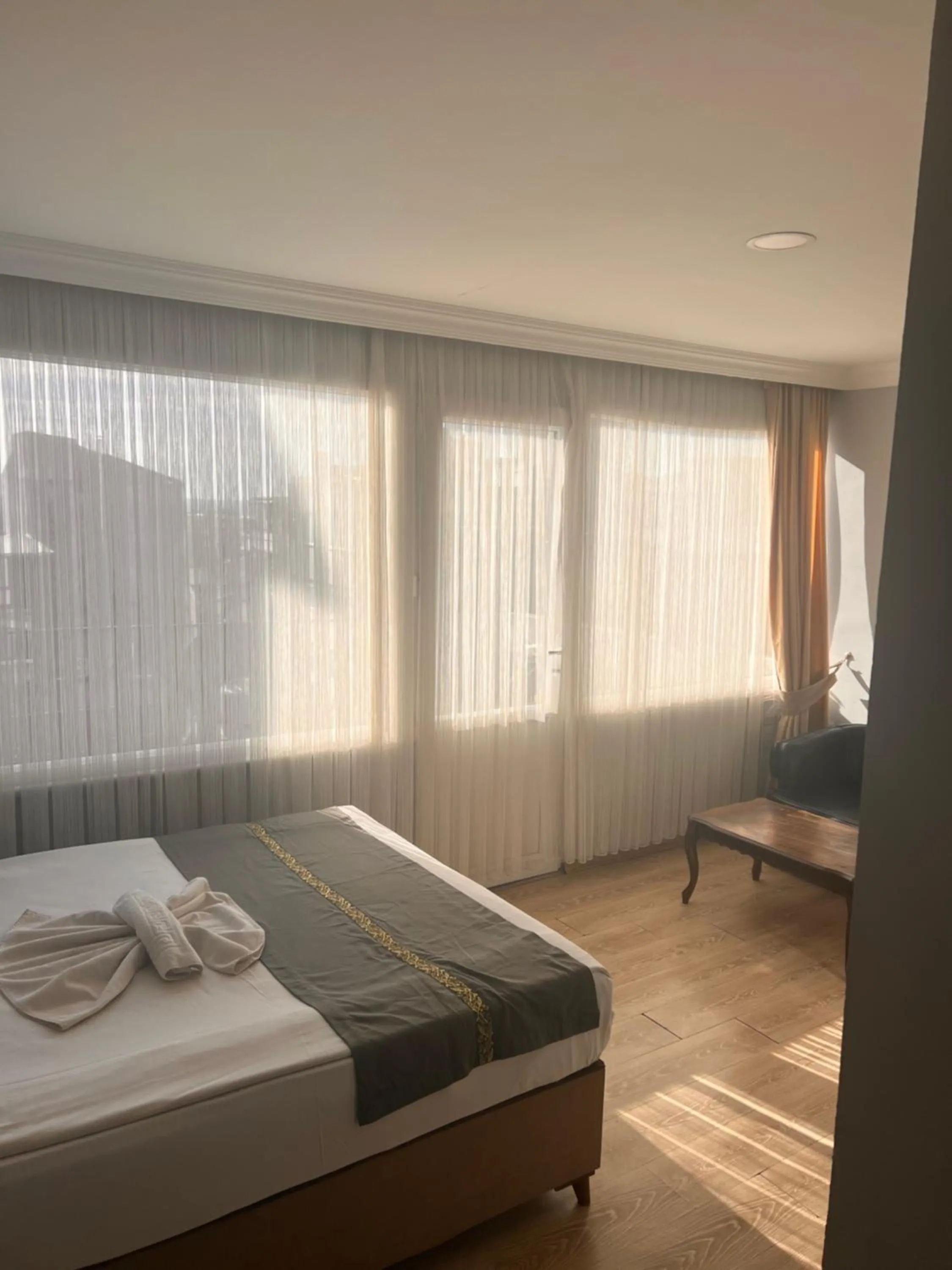 Bedroom, Bed in Sami hotel