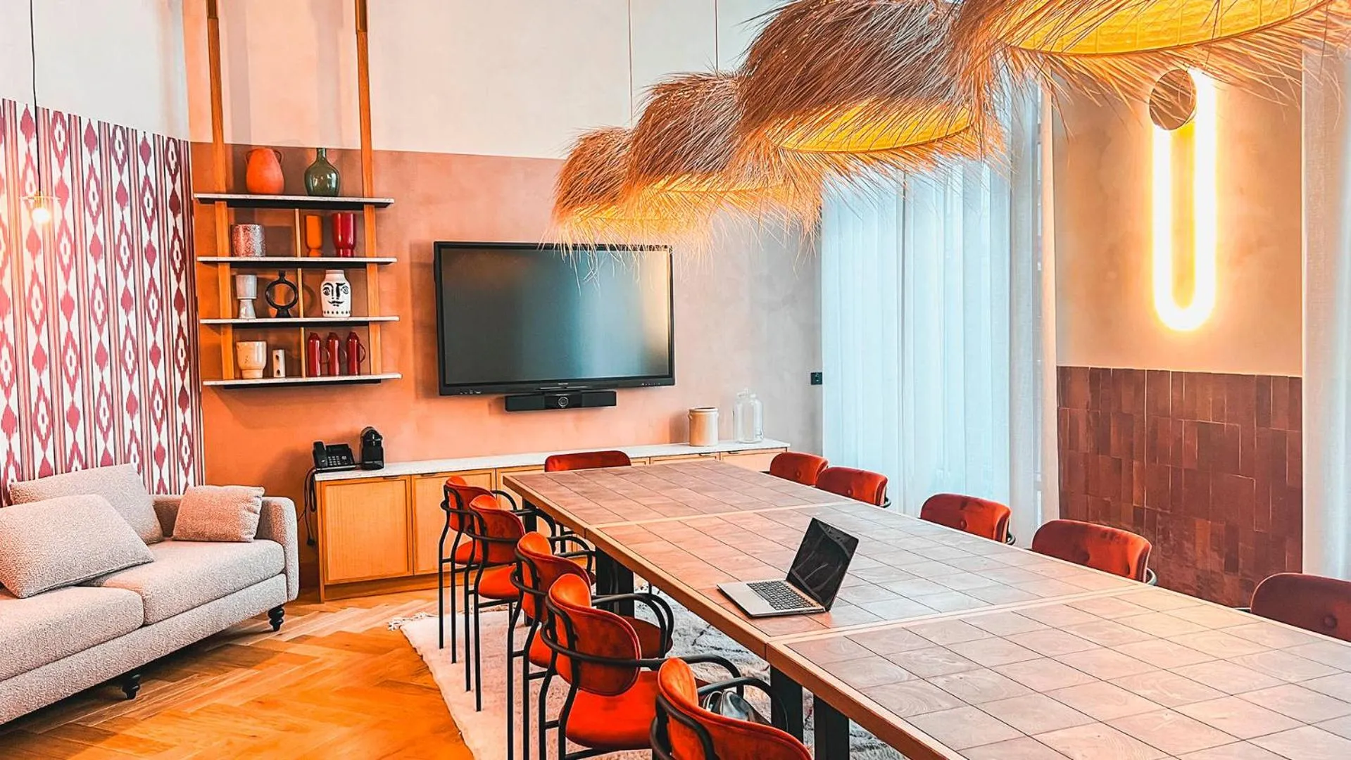 Meeting/conference room in Bloom House Hôtel & SPA