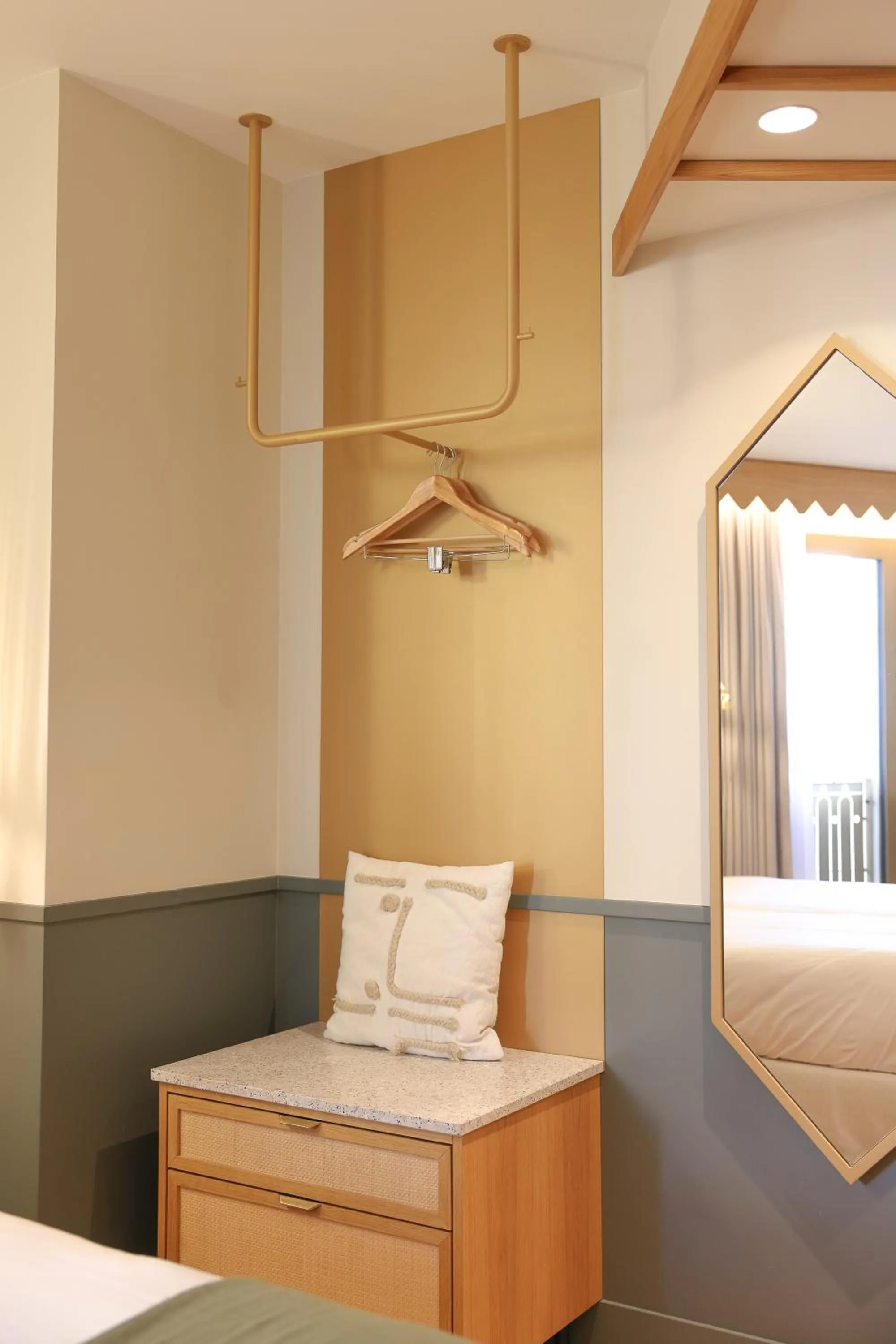 Bed in Bloom House Hôtel & SPA