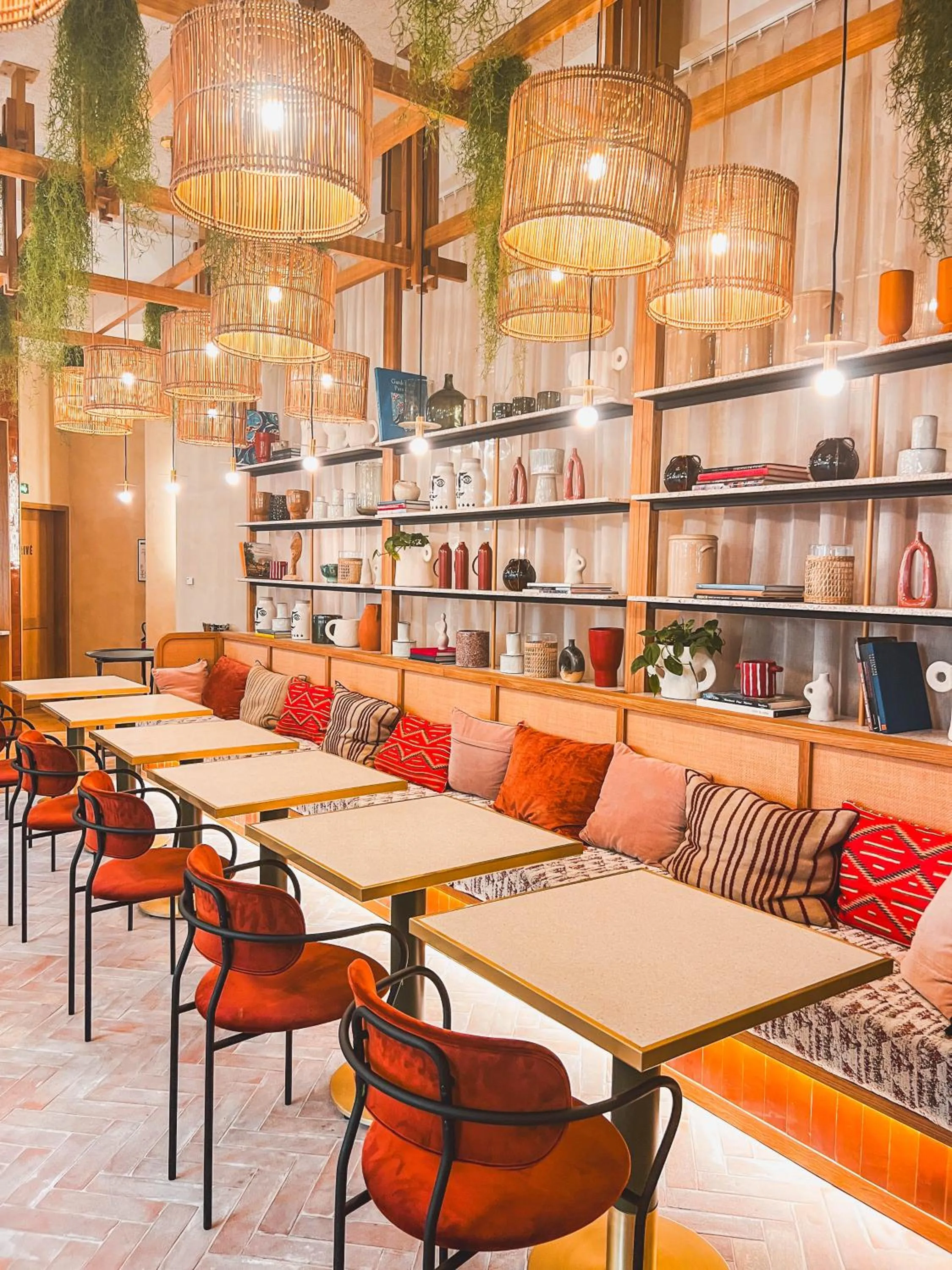 Restaurant/places to eat in Bloom House Hôtel & SPA