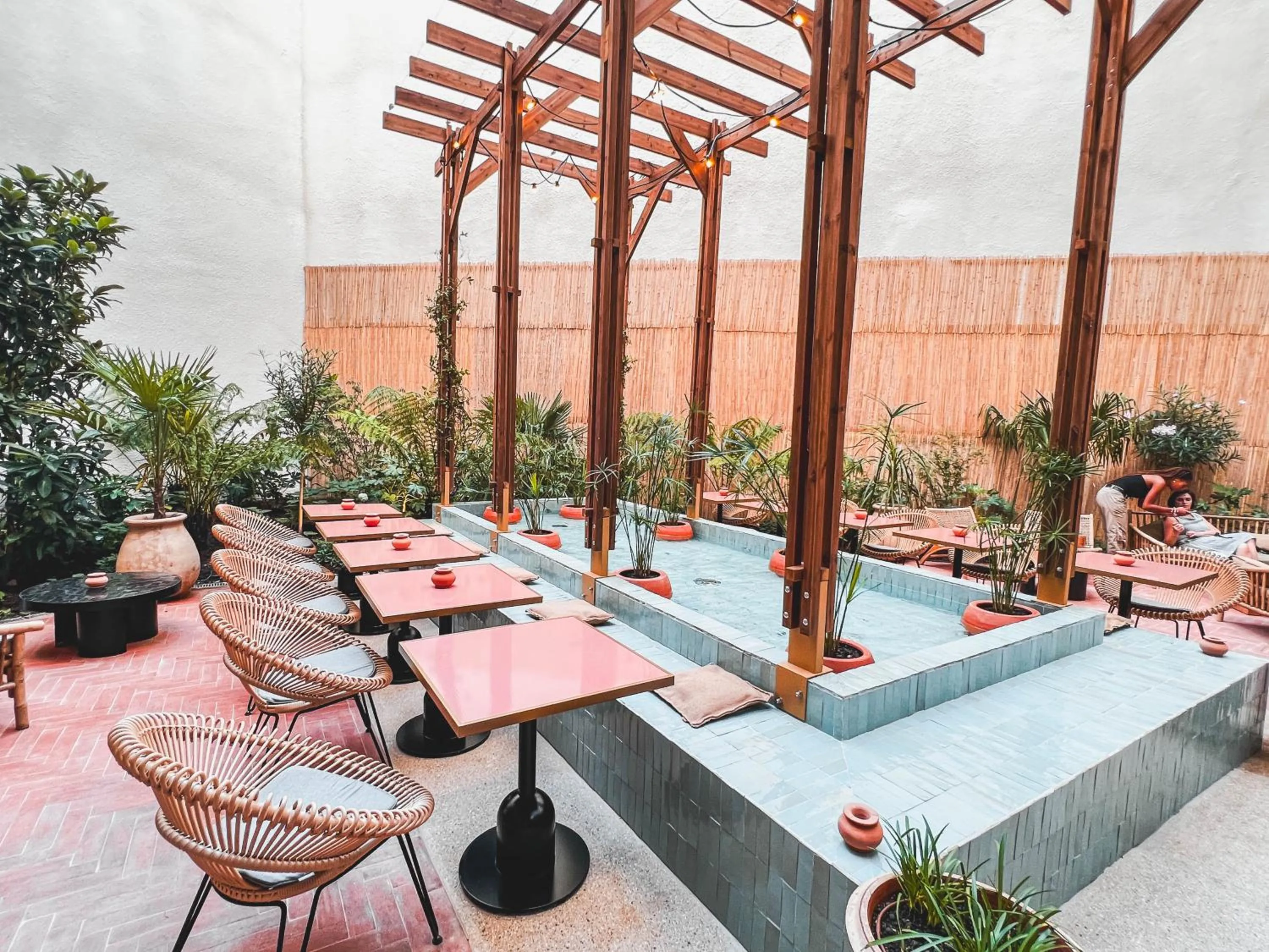 Patio in Bloom House Hôtel & SPA