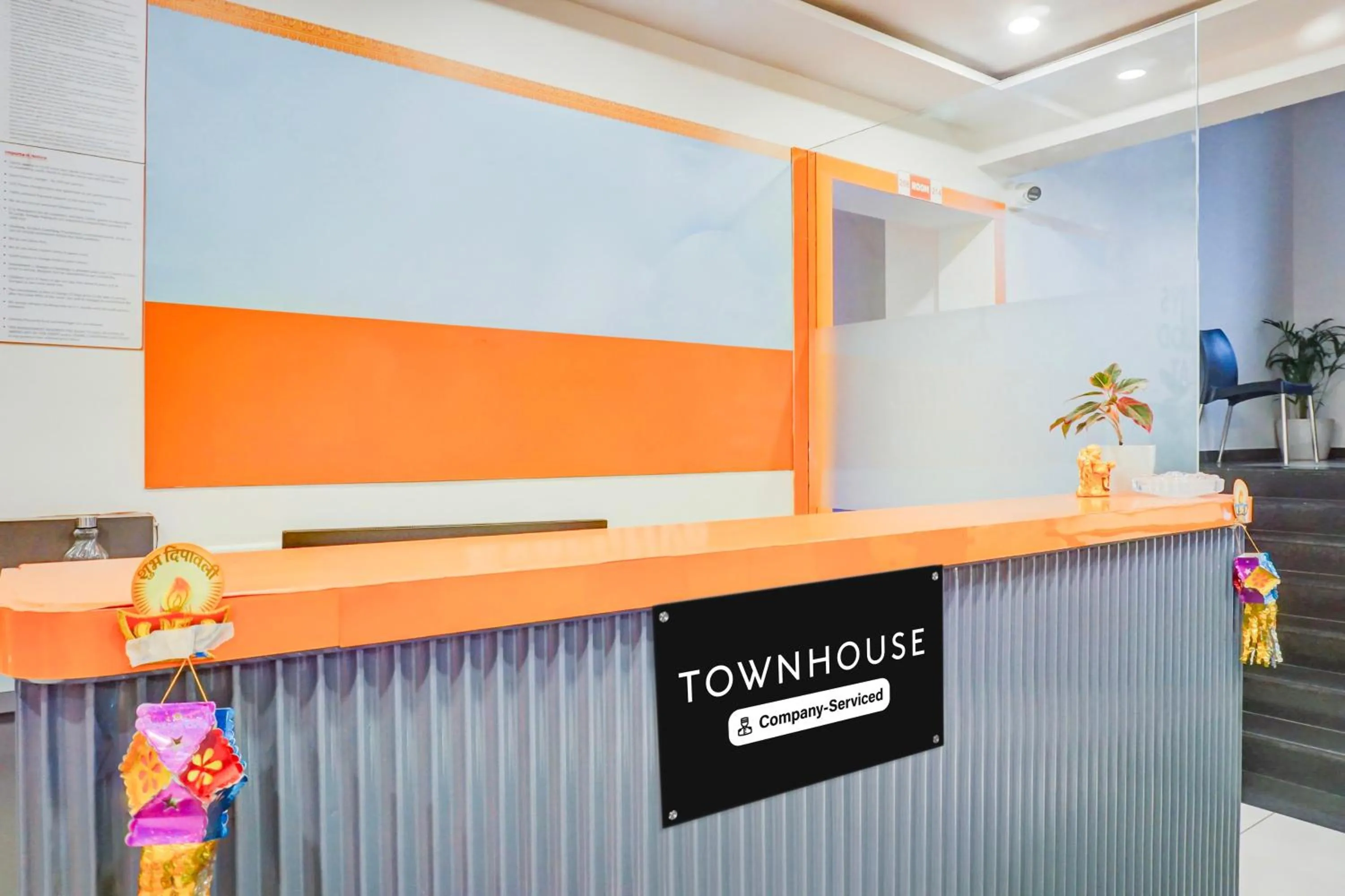 Lobby or reception in Super Townhouse Hadapsar formerly Savali Inn