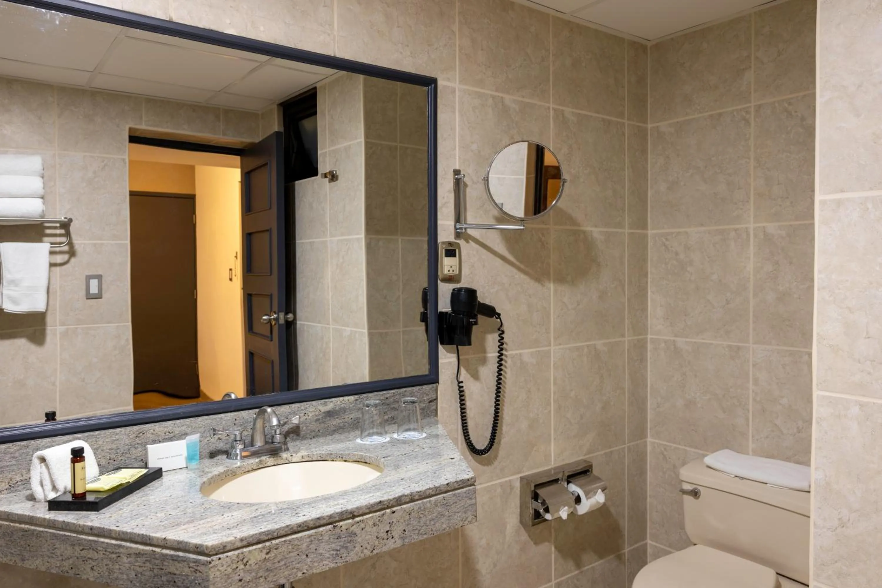 Bathroom in Wyndham Costa del Sol Cajamarca