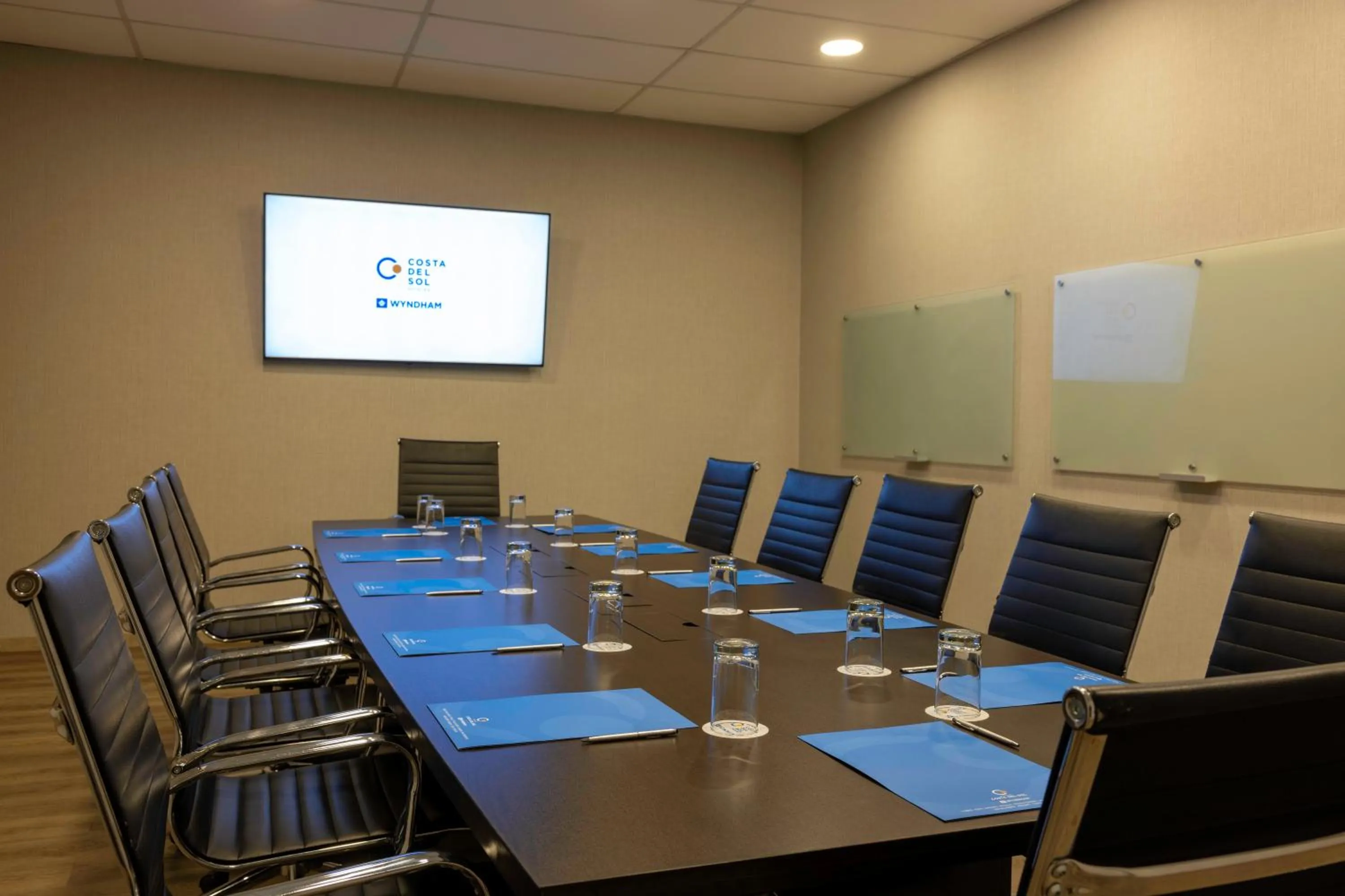 TV and multimedia in Wyndham Costa del Sol Cajamarca