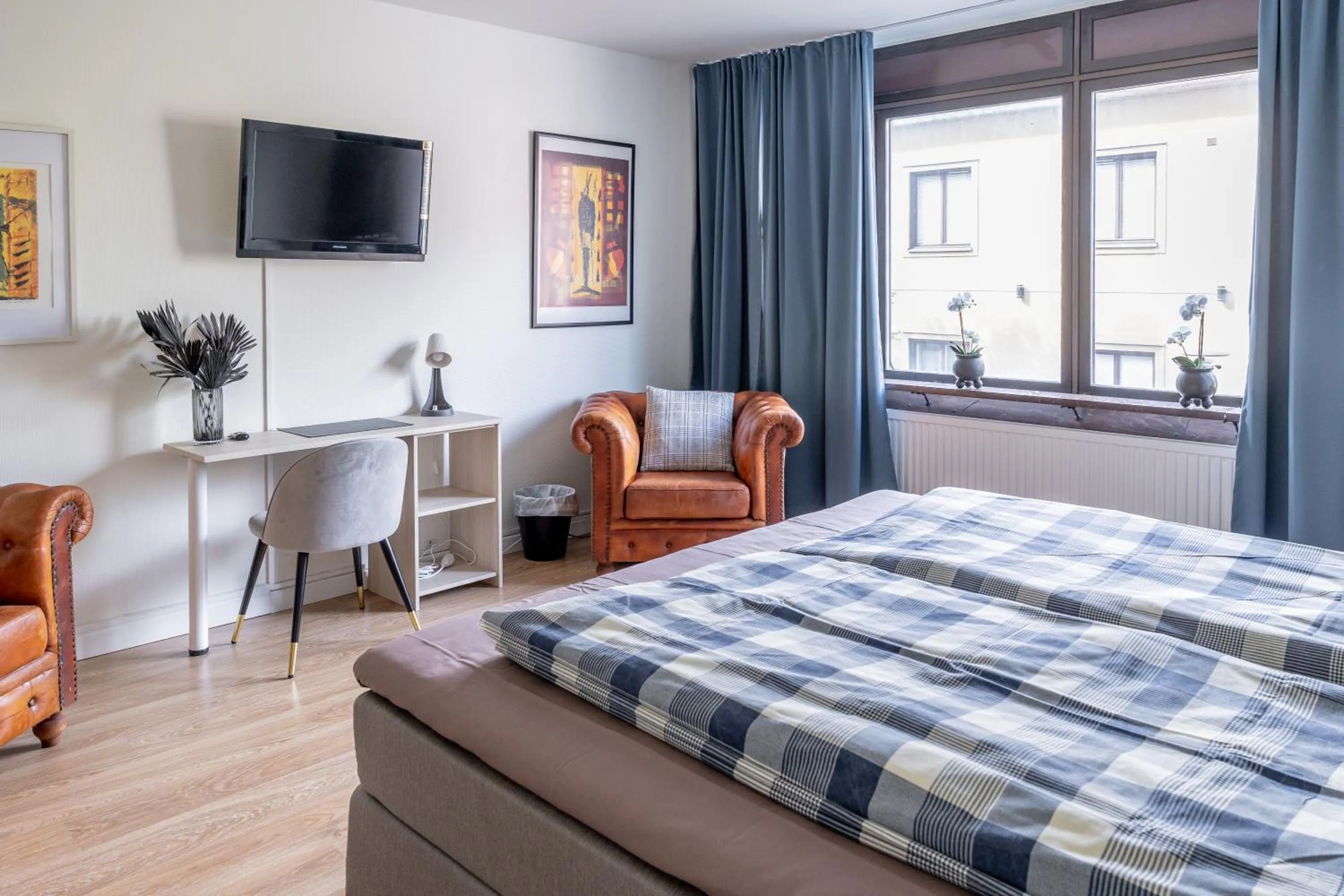 Bed in Millners Plaza