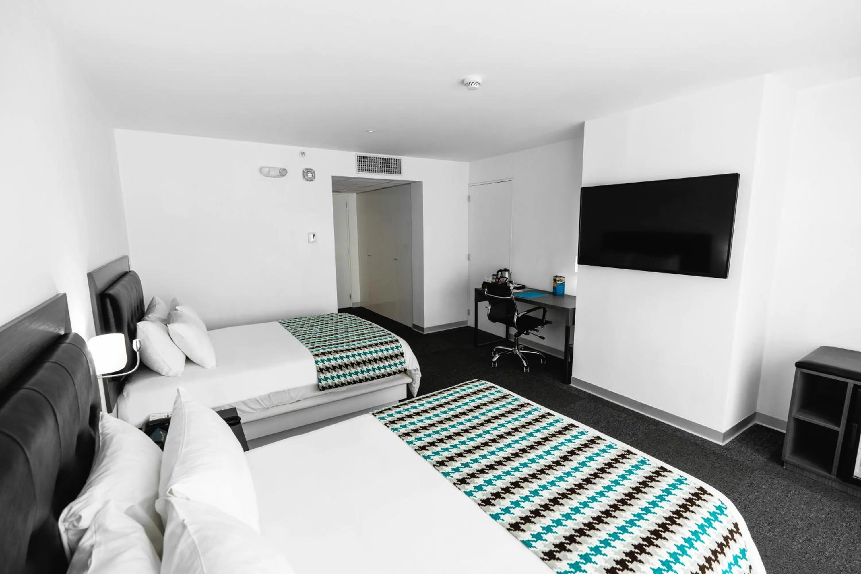 Photo of the whole room, Bed in Wyndham Costa del Sol Tumbes