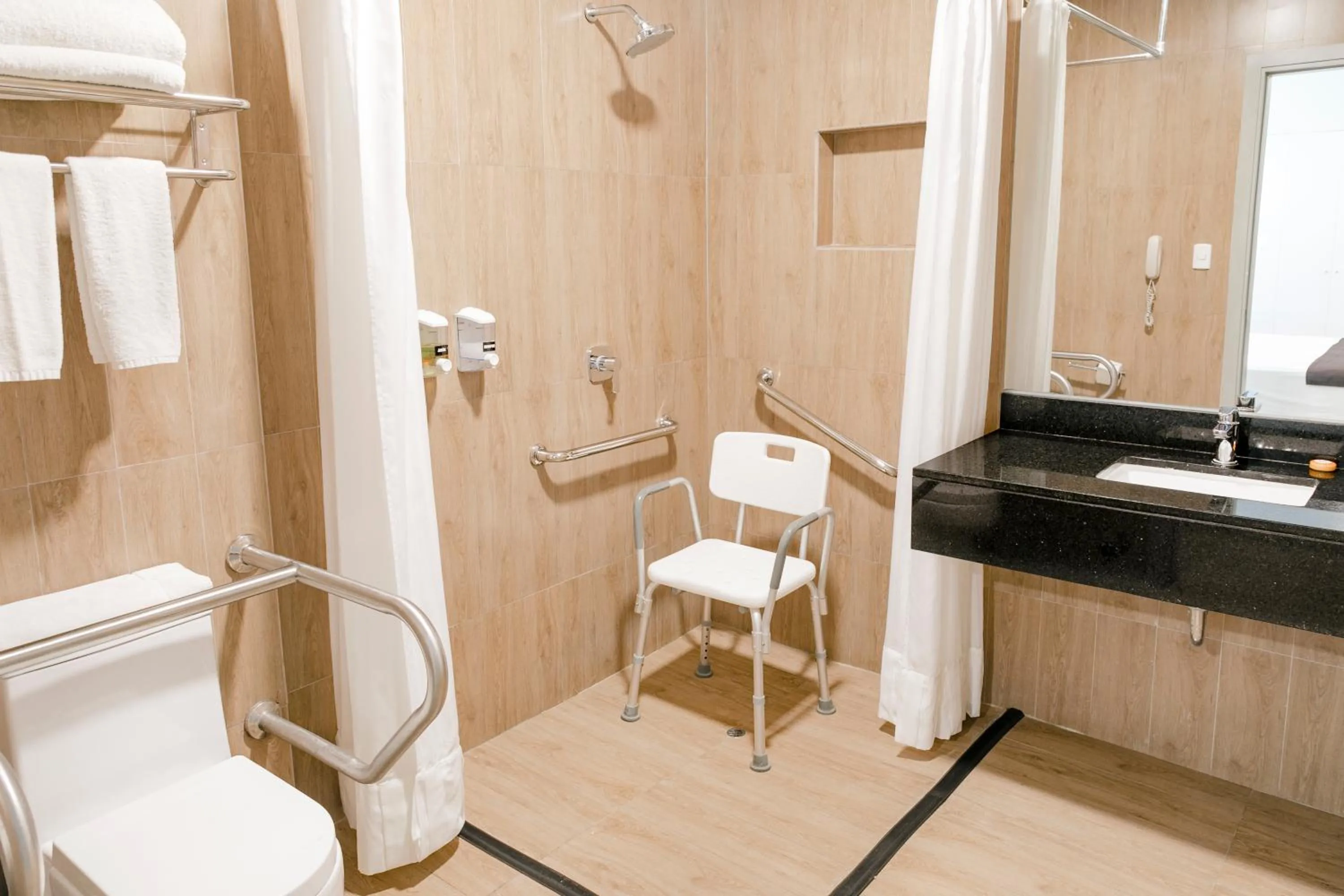 Bathroom in Wyndham Costa del Sol Tumbes