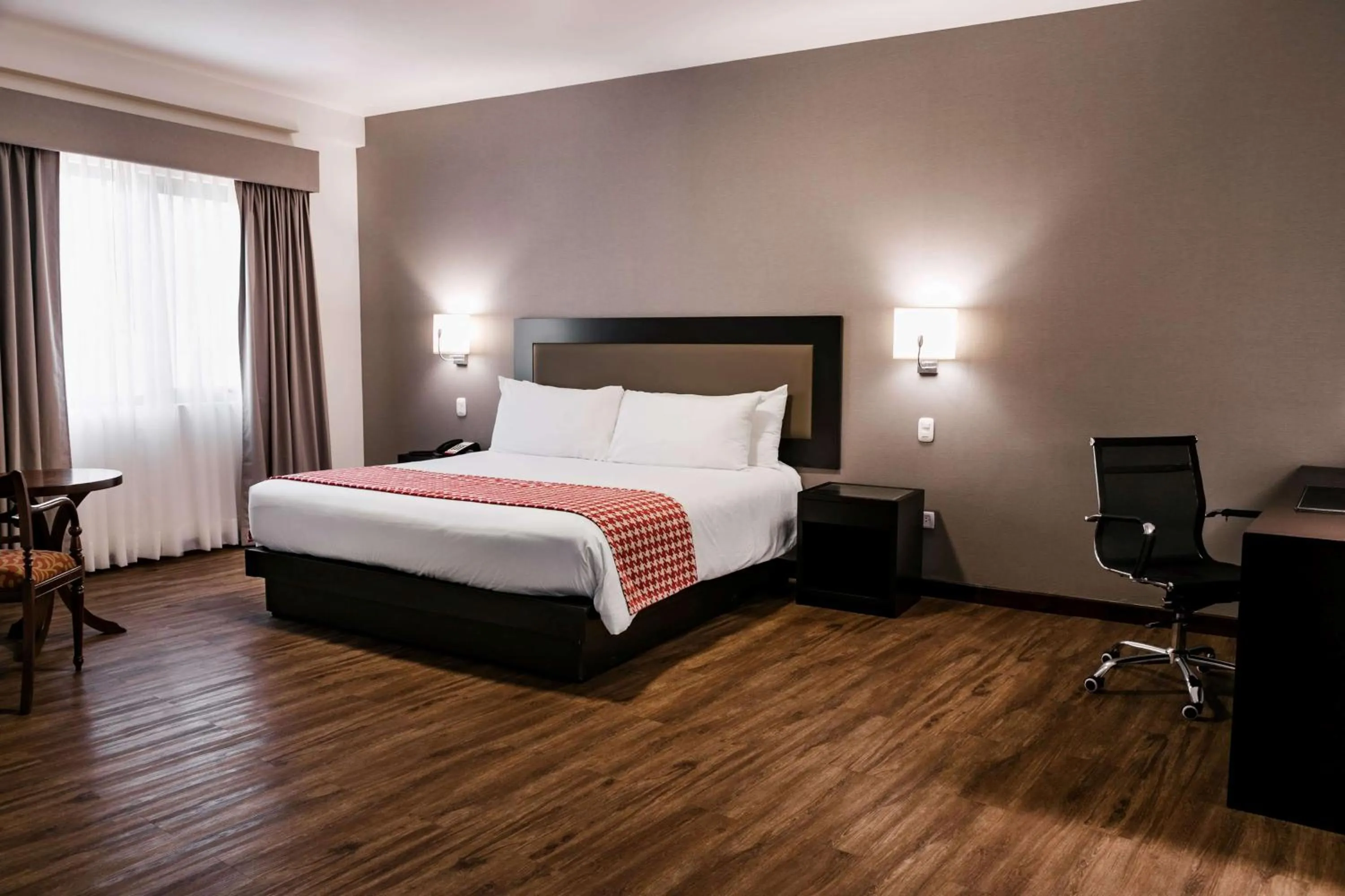 Photo of the whole room, Bed in Wyndham Costa del Sol Piura