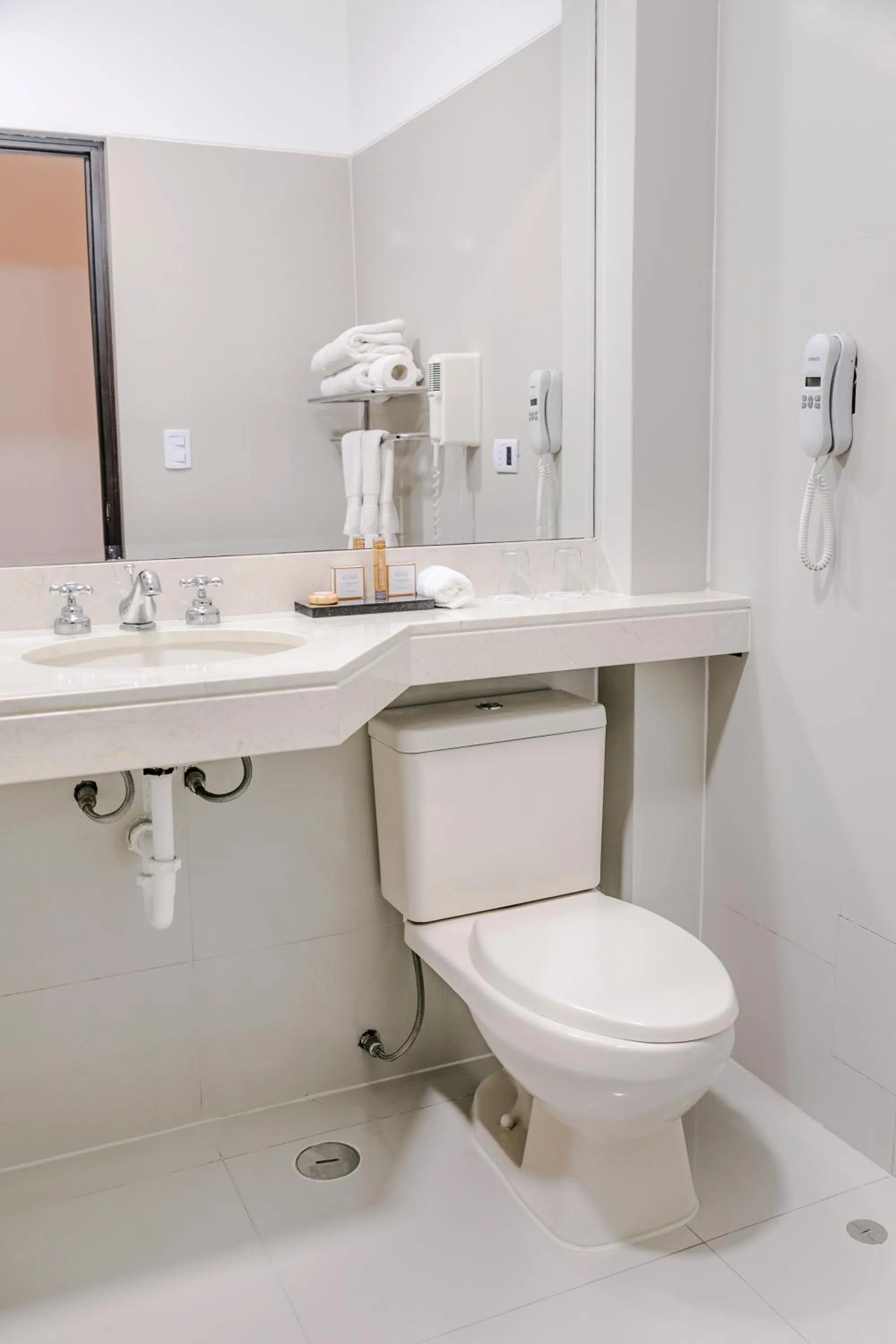 Bathroom in Wyndham Costa del Sol Piura