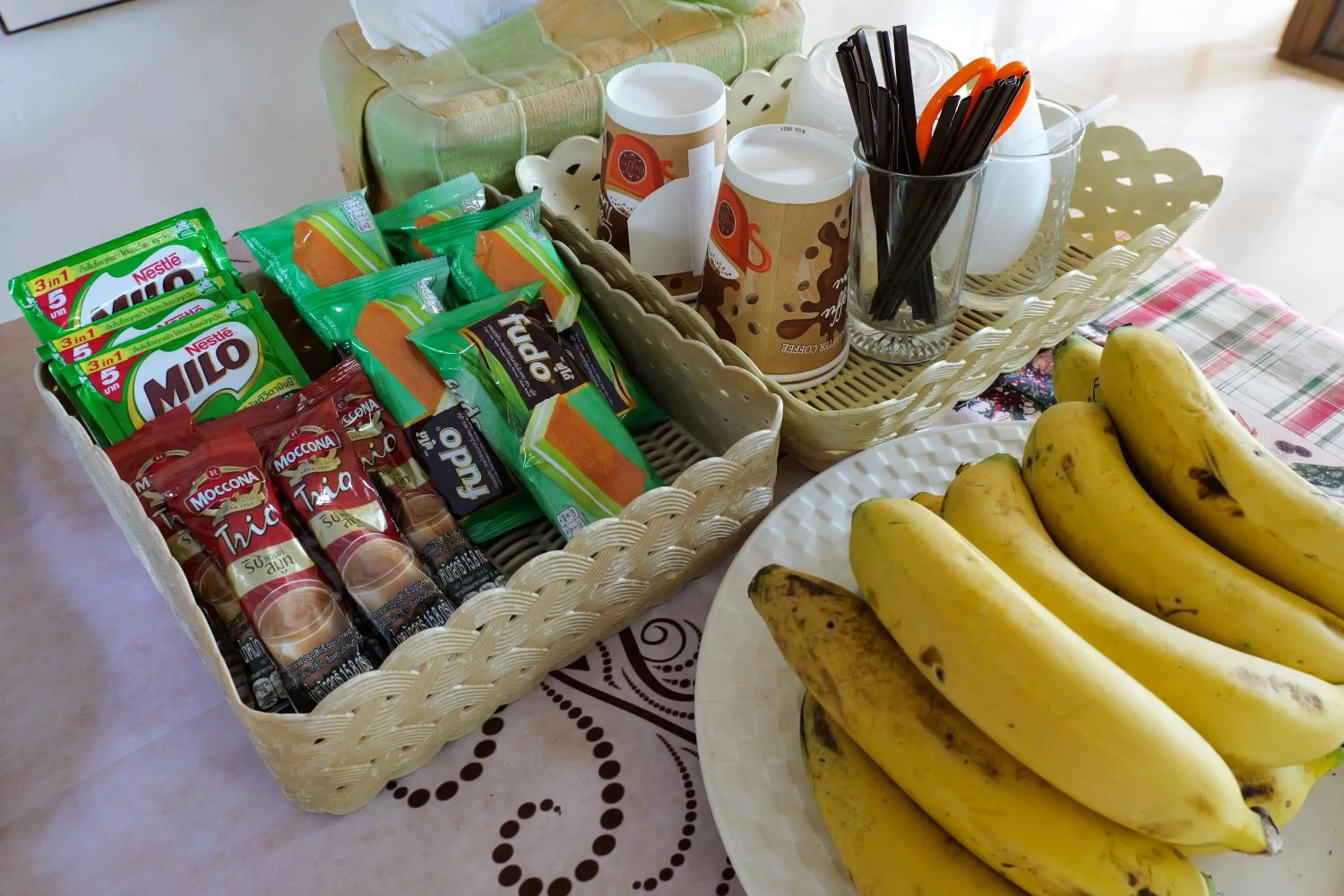 Food and drinks in โรงแรมมูนแอนด์ซัน Moon and Sun Hotel