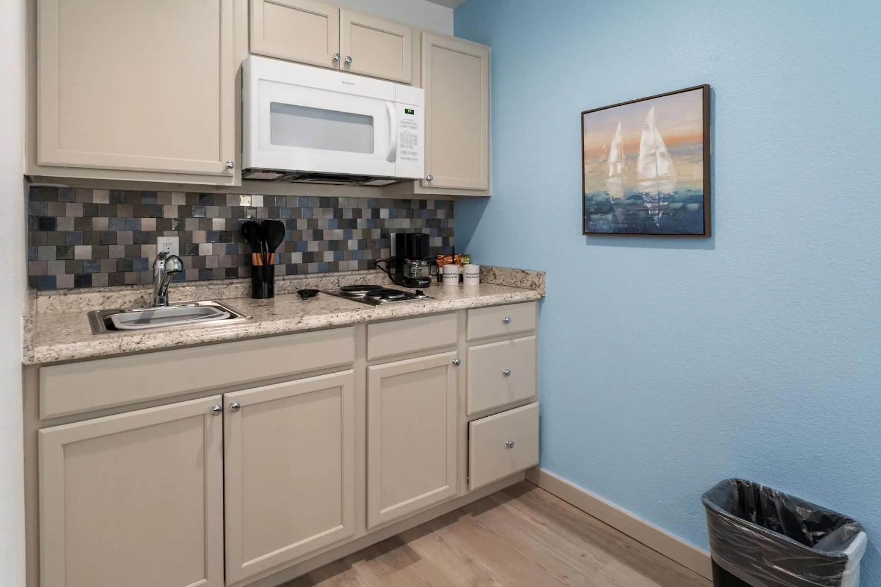 Kitchen or kitchenette in Extended Stay Gun Barrel City