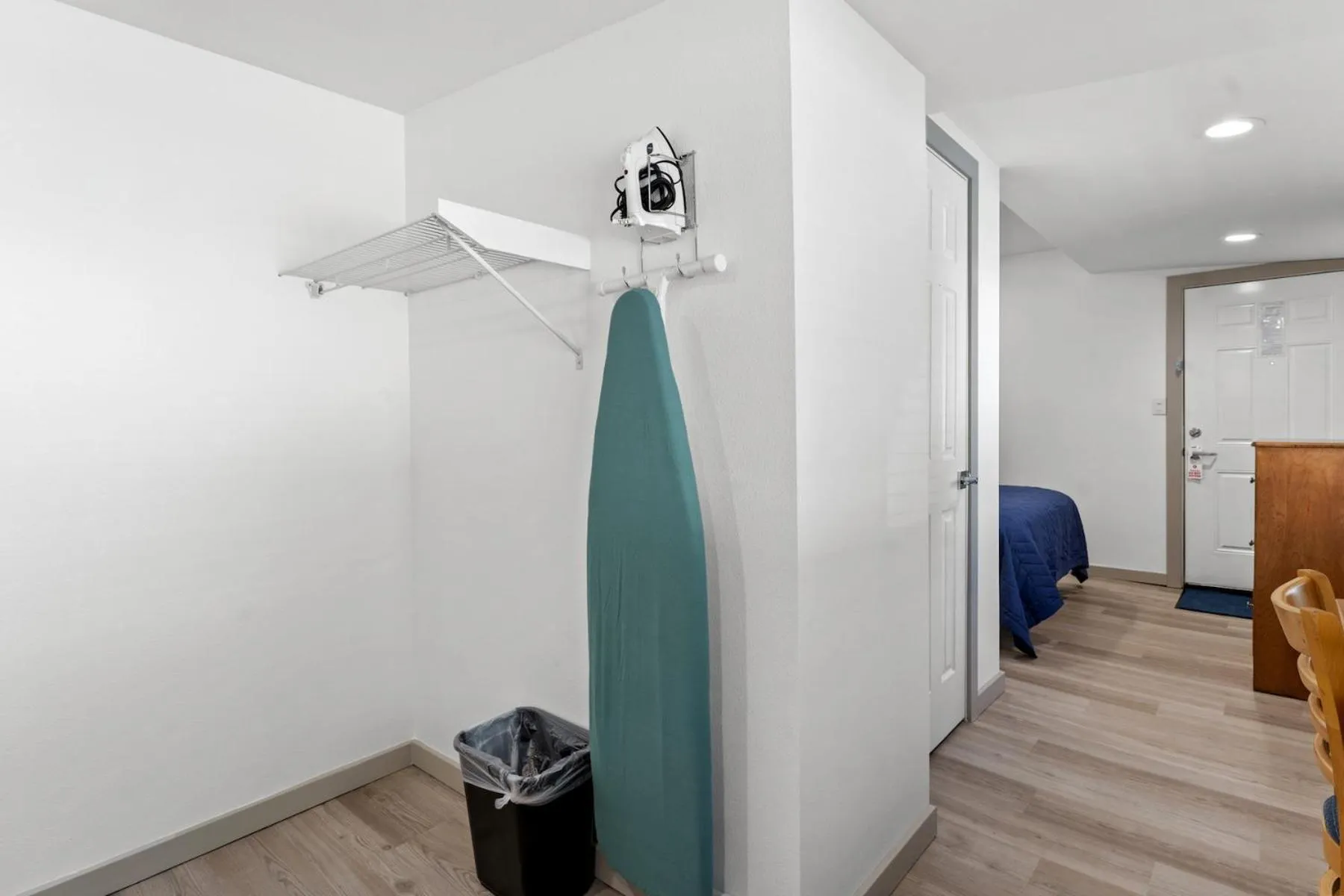 furniture in Extended Stay Gun Barrel City