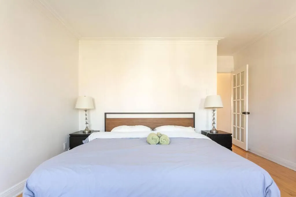 Bedroom, Bed in Free Parking, Beautiful 4 1/2-2 BR apartment