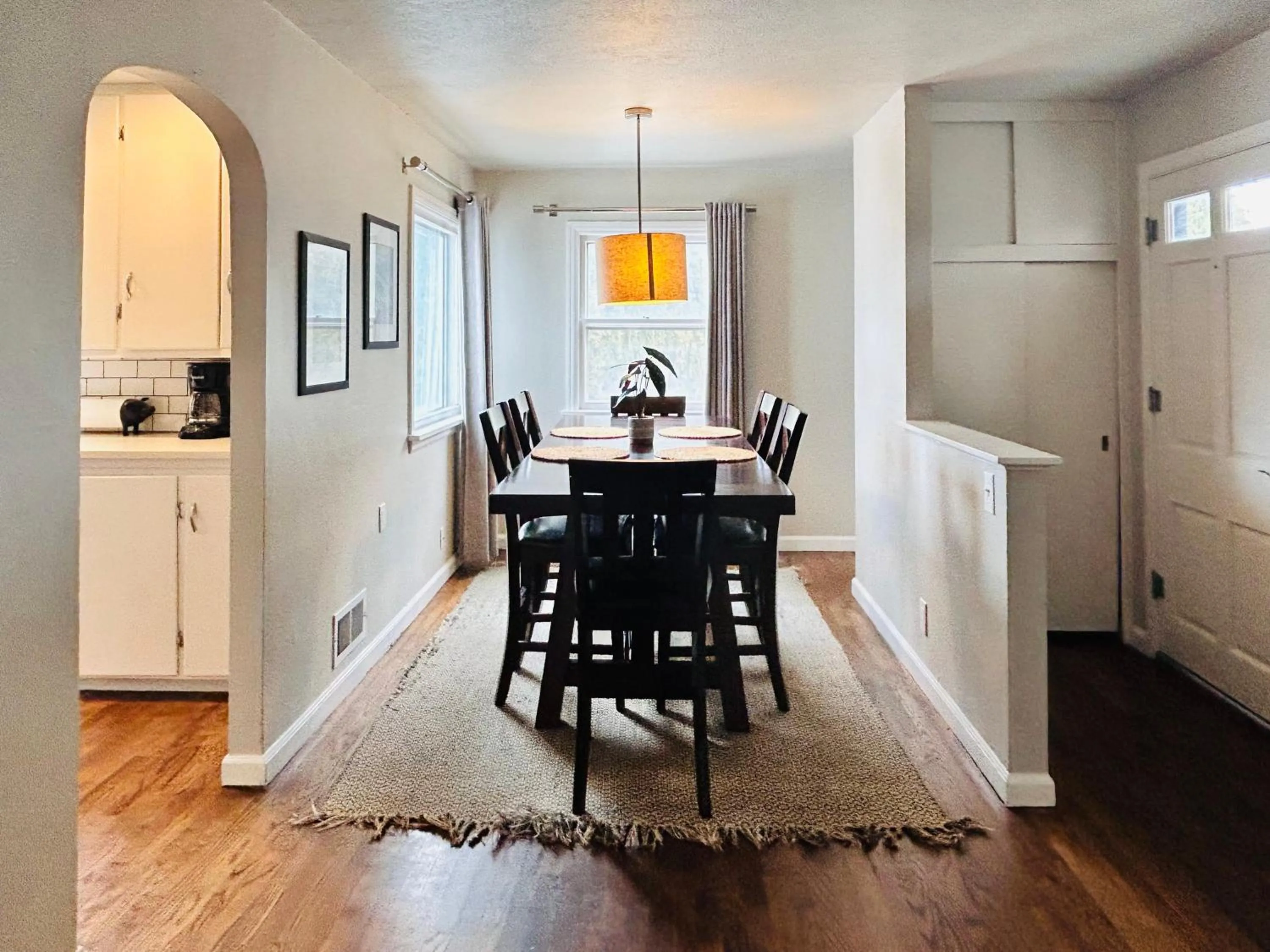 Other in Celebration Chalet! Quant, cozy, a few blocks from BSU and close to downtown Boise, Fireplace, 4 beds, and seating for 6 Pets Welcome!