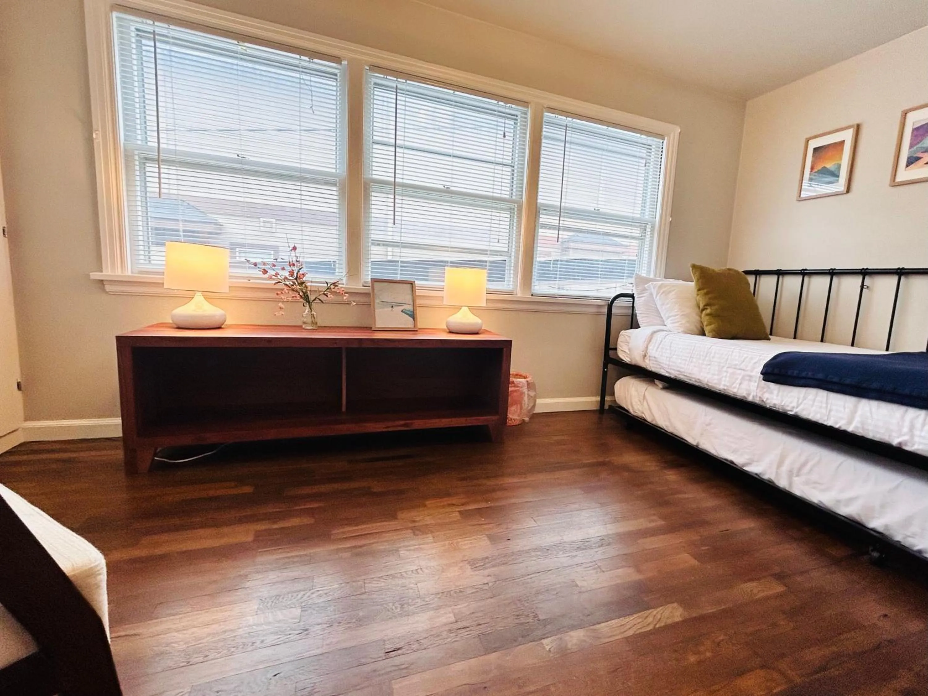 Other, Bed in Celebration Chalet! Quant, cozy, a few blocks from BSU and close to downtown Boise, Fireplace, 4 beds, and seating for 6 Pets Welcome!