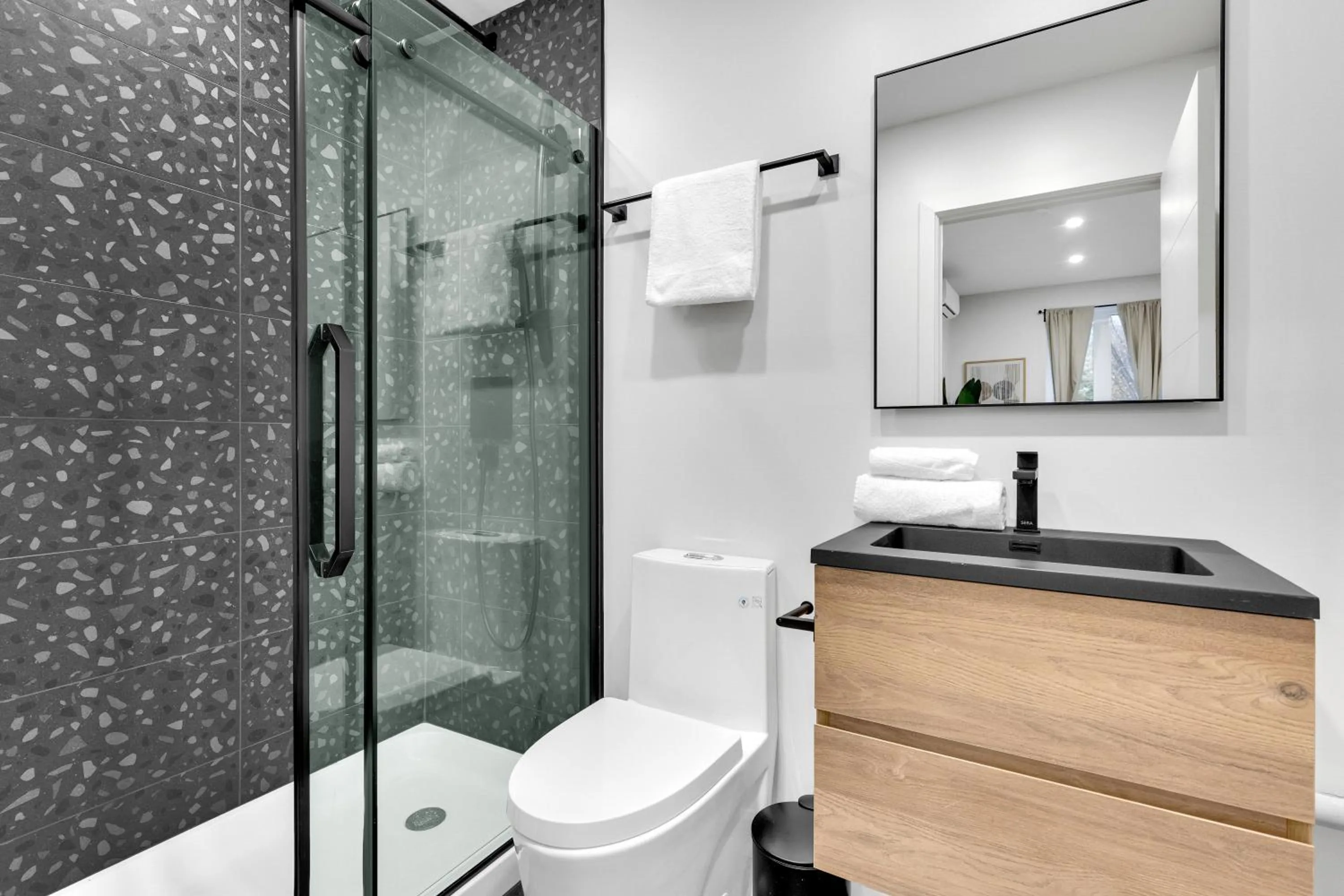 Deluxe Suites Downtown Montreal