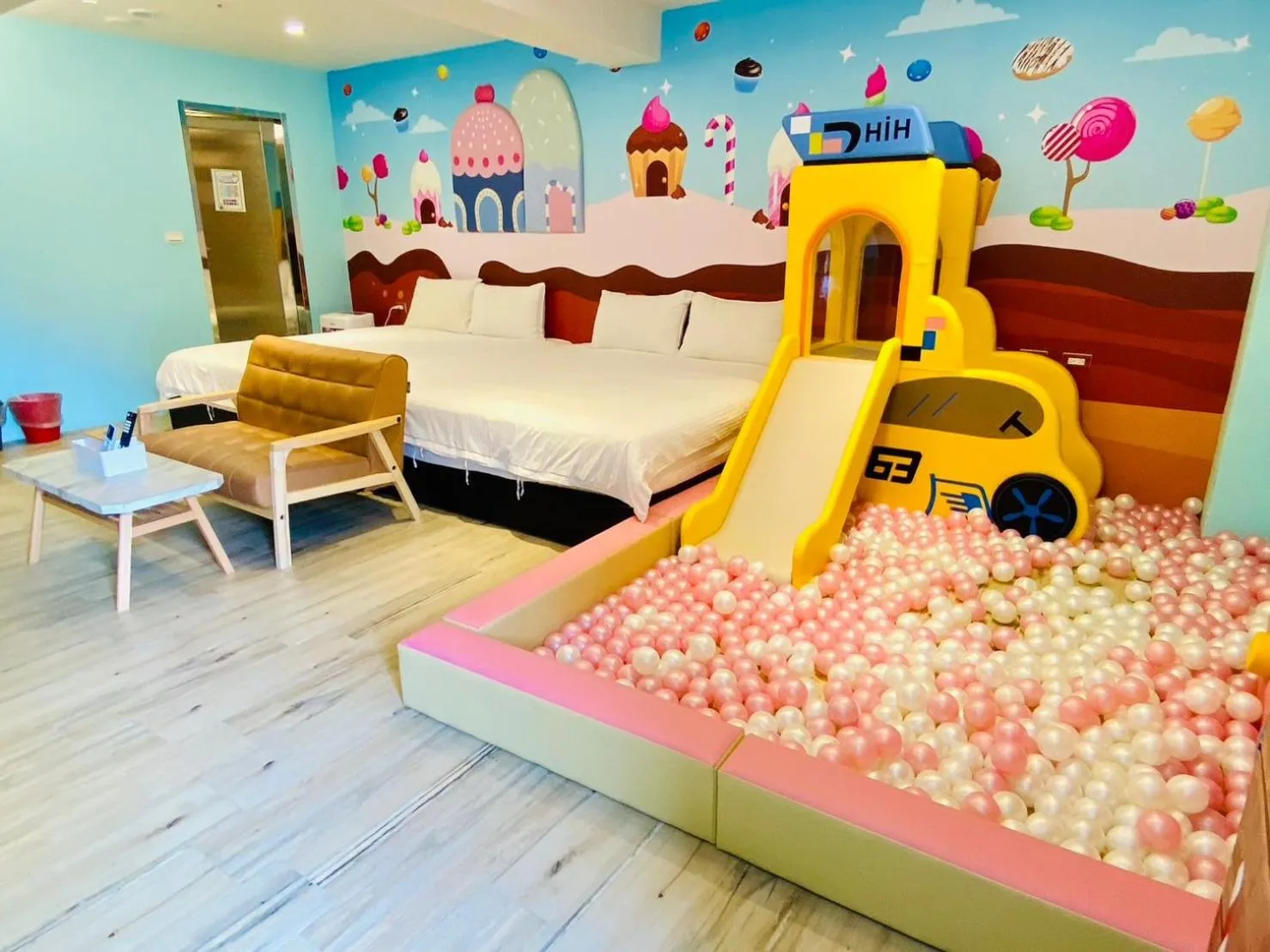 Photo of the whole room in Have Fun Hotel